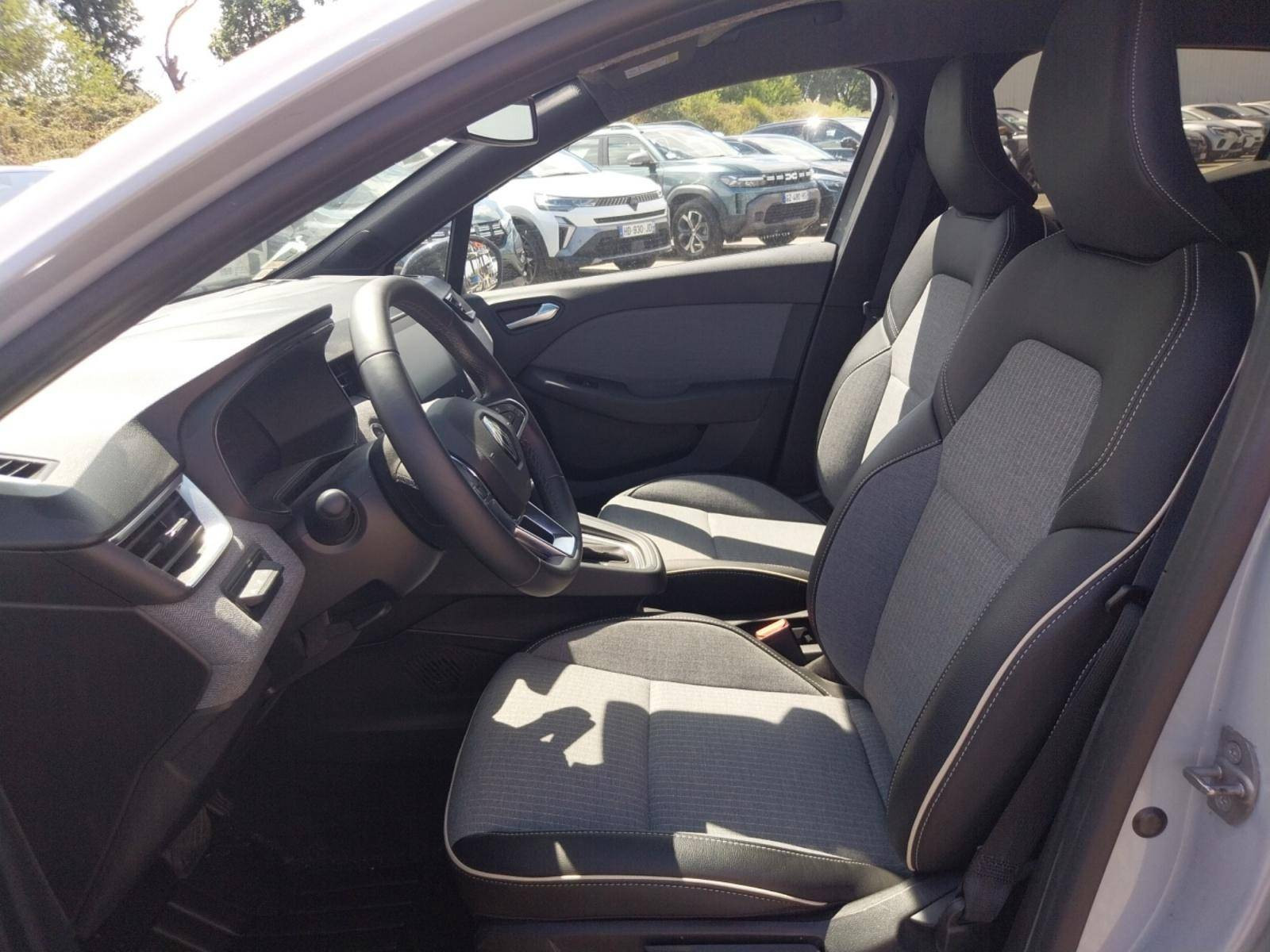 Vente en ligne Renault Clio 5 Clio E-Tech full hybrid 145 au prix de 18 390 €