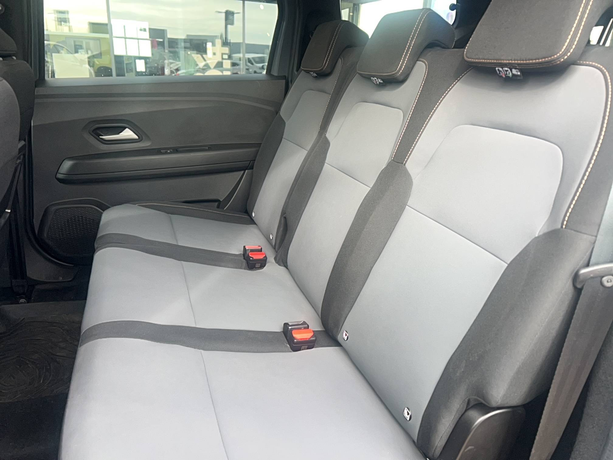 Vente en ligne Dacia Jogger  Hybrid 140 7 places GSR2 au prix de 25 991 €