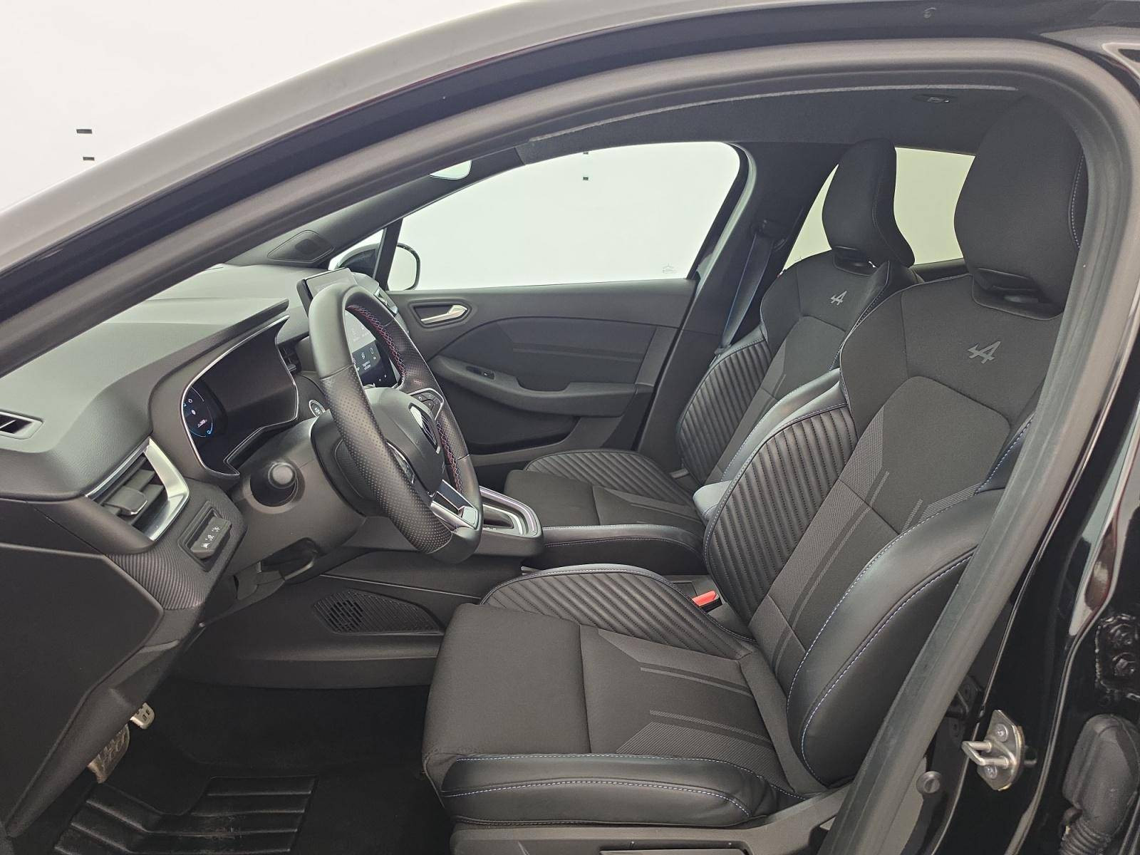 Vente en ligne Renault Clio 5 Clio E-Tech full hybrid 145 au prix de 20 900 €