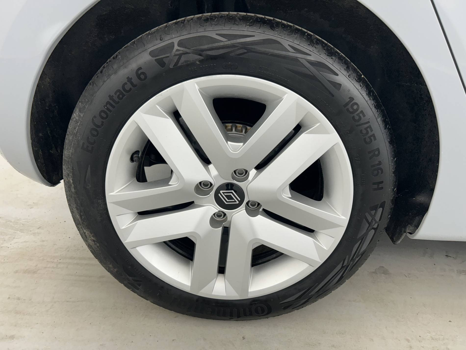 Vente en ligne Renault Clio 5 Clio TCe 90 au prix de 15 490 €