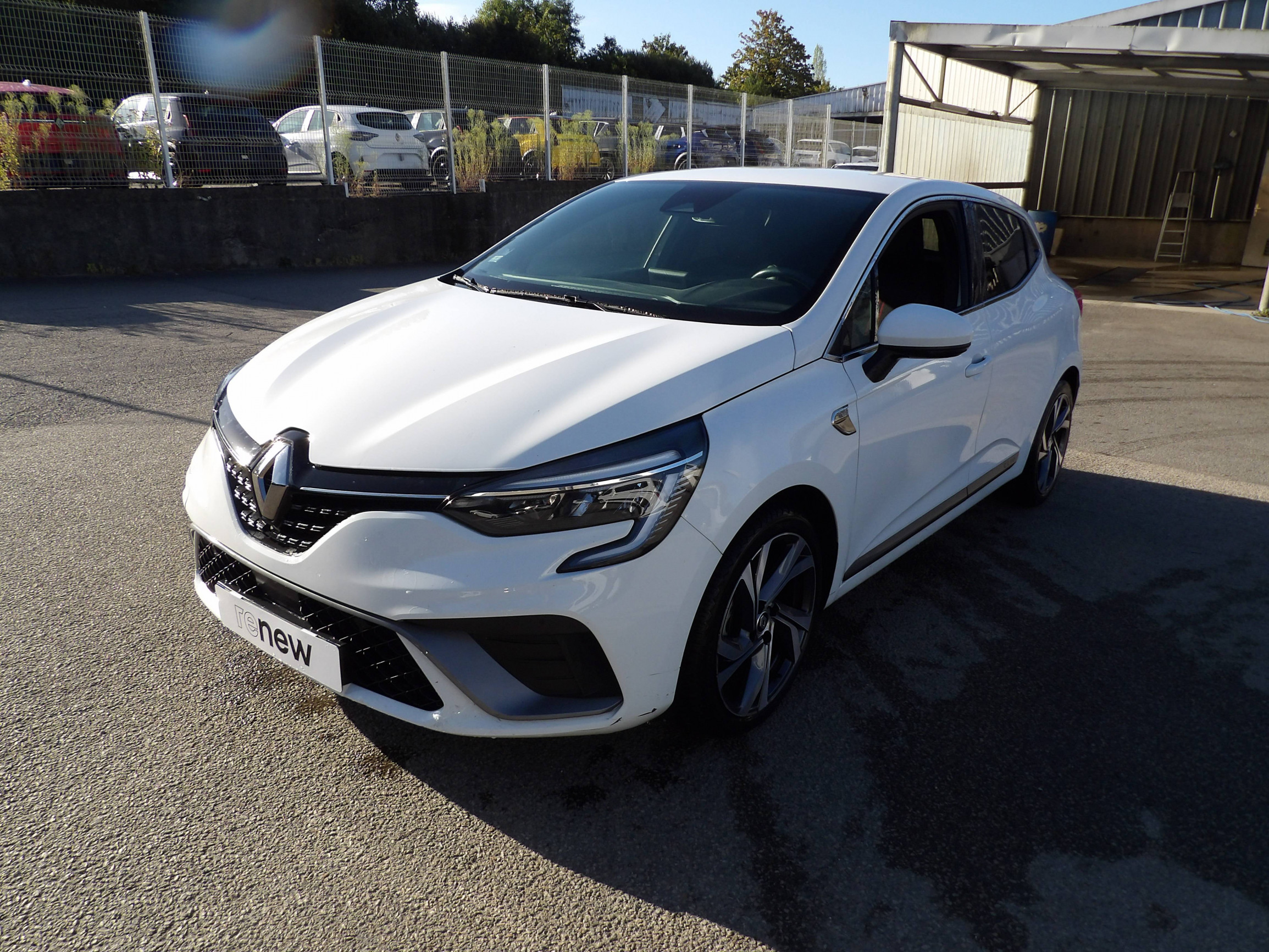 Renault Clio 5 Clio E-Tech 140 - 21N occasion de 2022 en vente à Morlaix