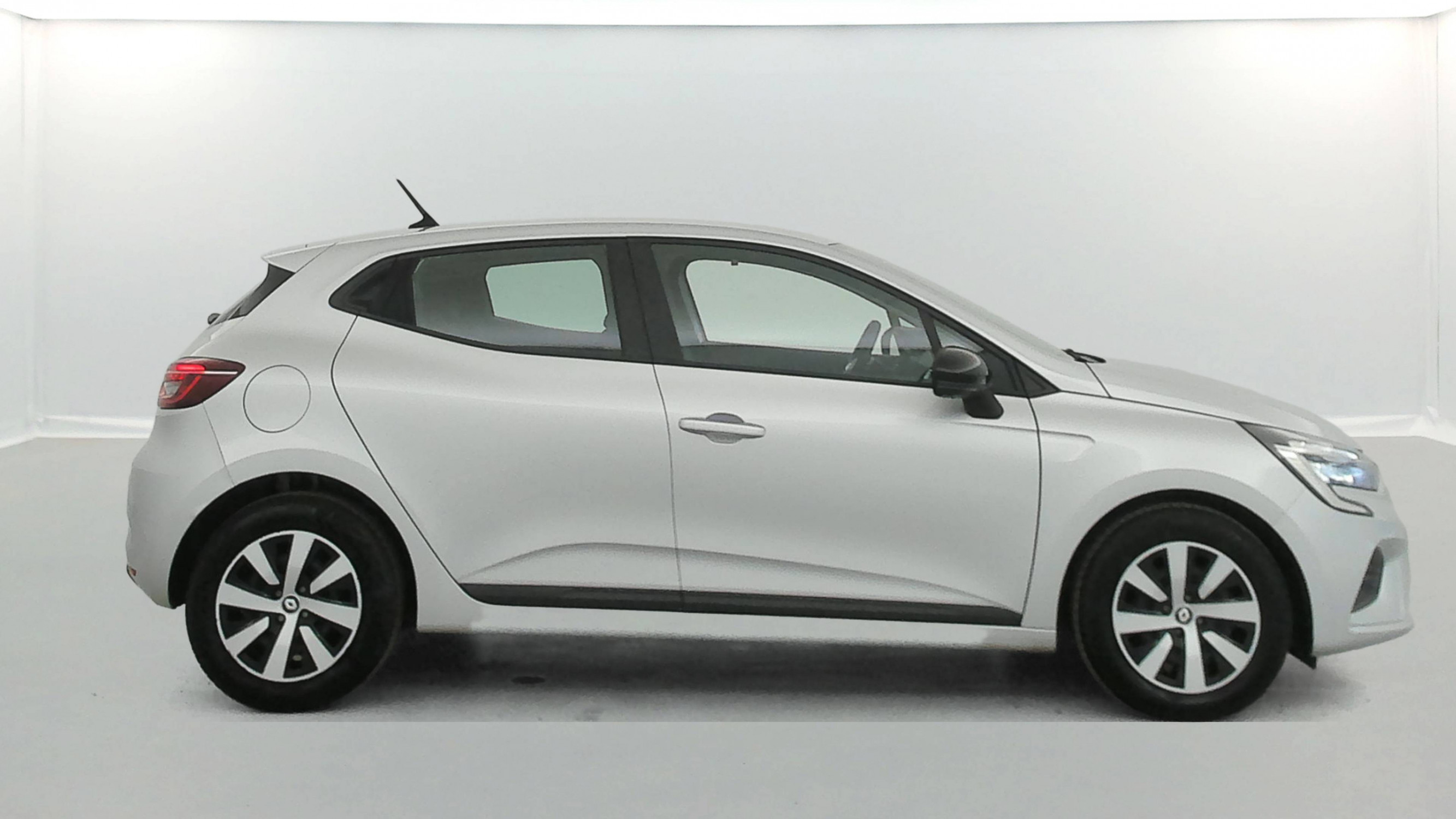 Vente en ligne Renault Clio 5 Clio TCe 90 au prix de 13 500 €