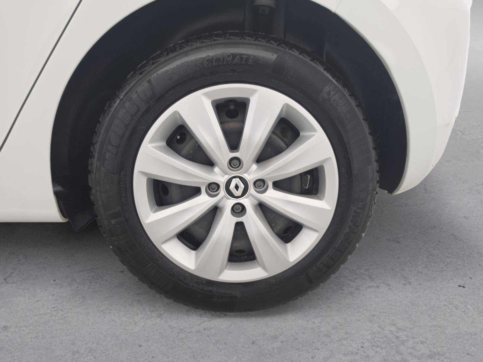 Vente en ligne Renault Clio 5 CLIO SOCIETE BLUE DCI 100 - 21N au prix de 11 990 €