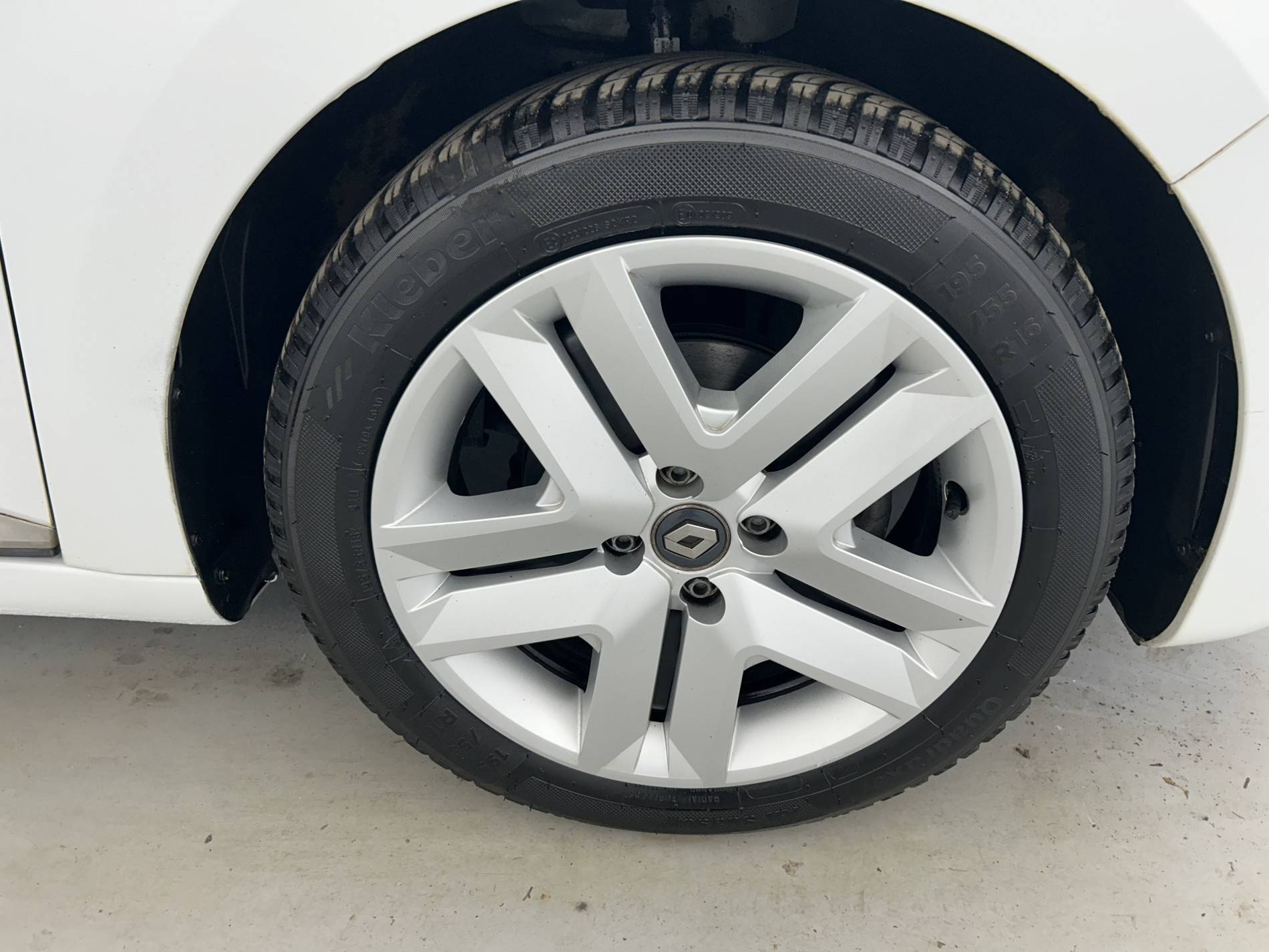 Vente en ligne Renault Clio 5 Clio SCe 65 - 21N au prix de 12 390 €