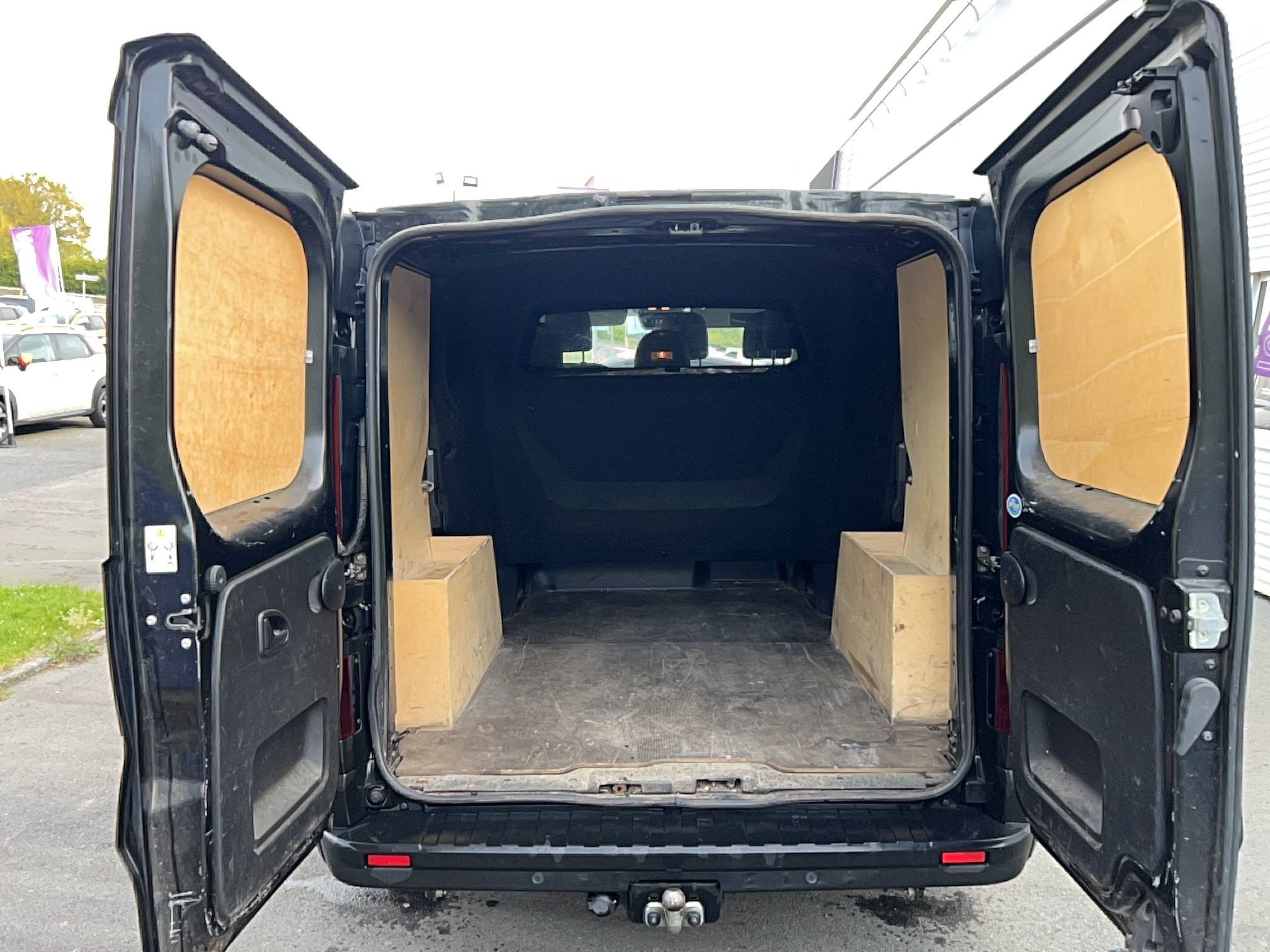 Vente en ligne Renault Trafic Cabine Approfondie TRAFIC CA L1H1 3000 KG BLUE DCI 150 EDC au prix de 23 990 €