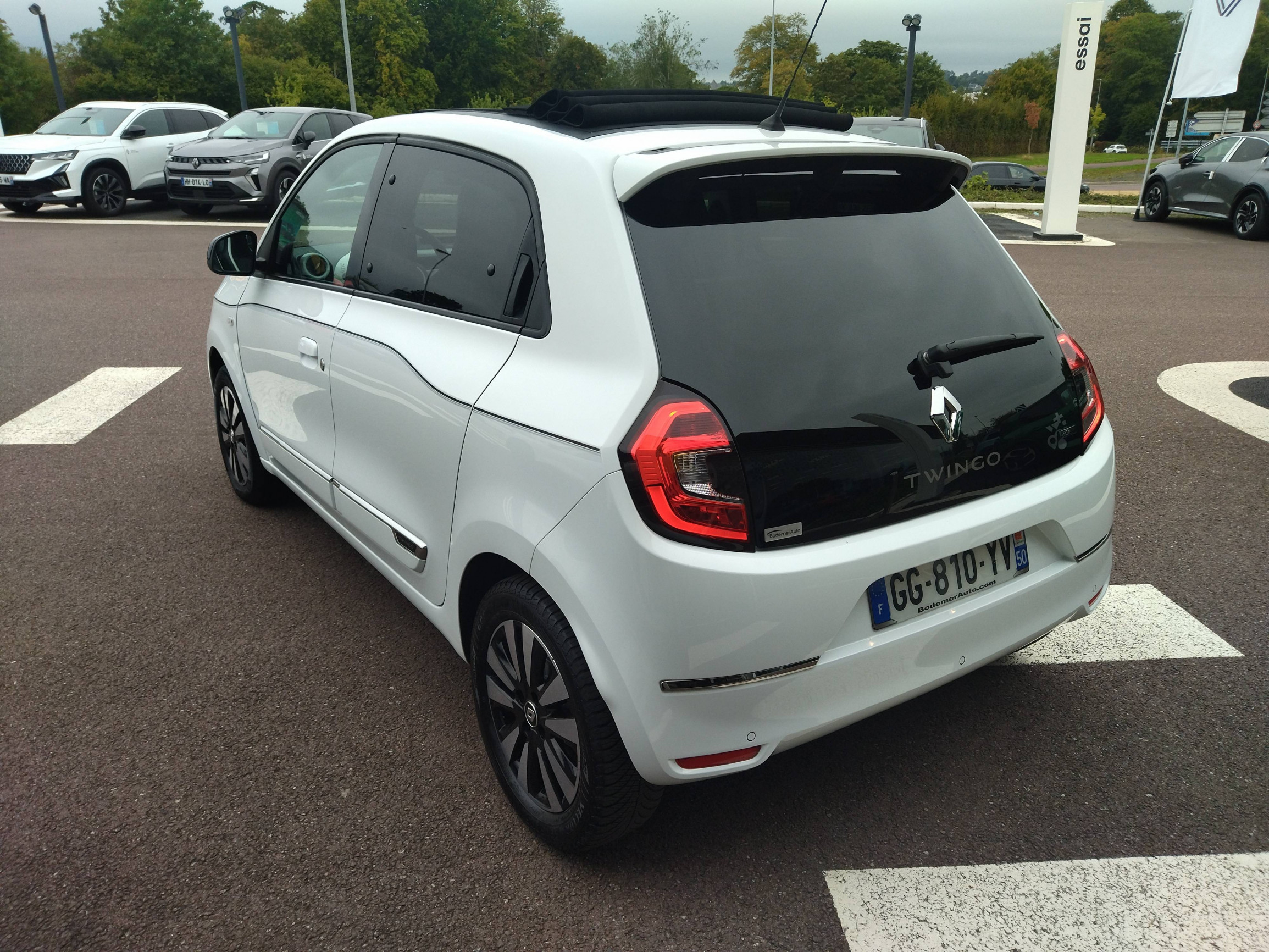 Vente en ligne Renault Twingo Electrique Twingo III E-Tech au prix de 12 189 €
