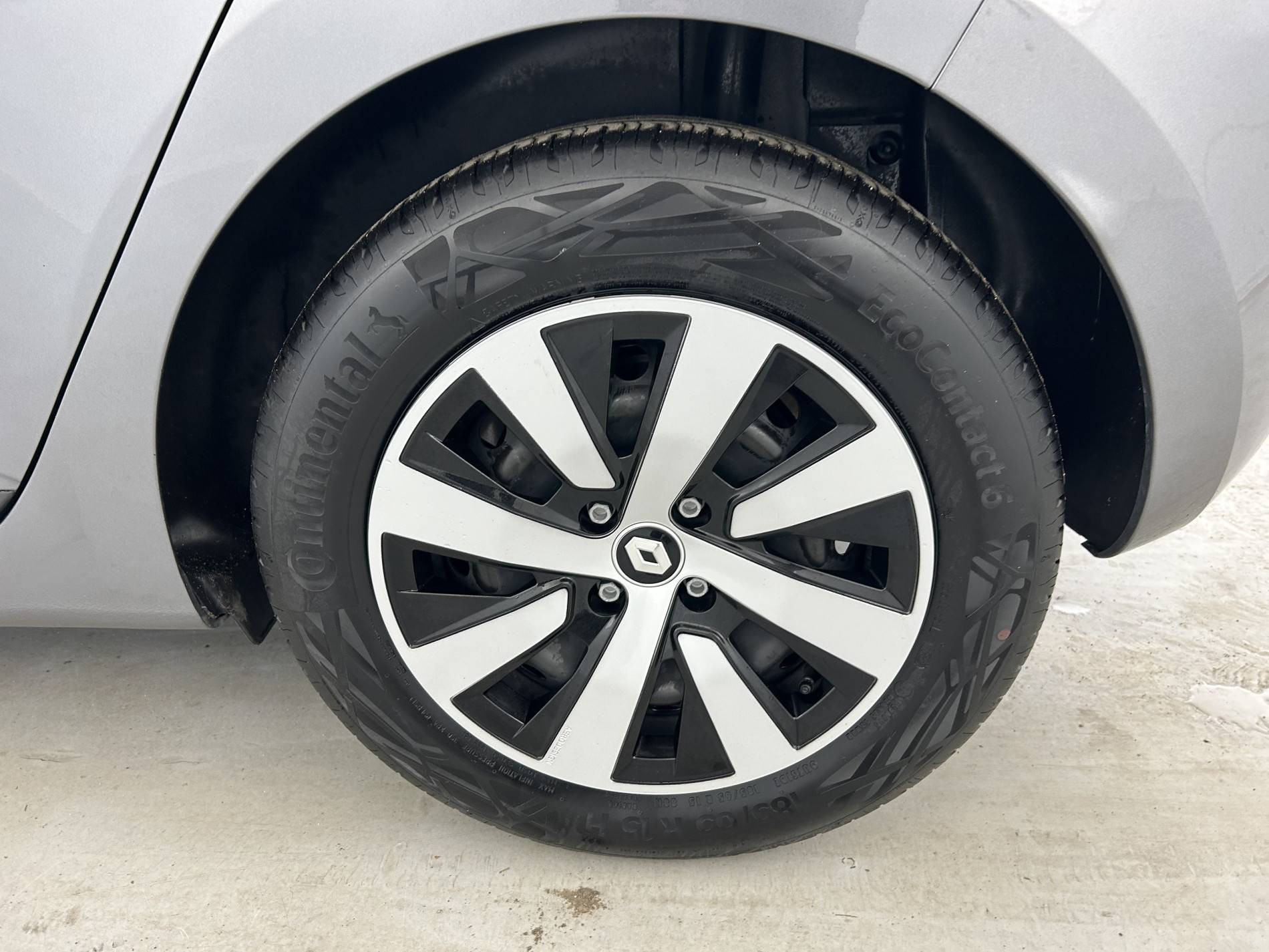 Vente en ligne Renault Clio 5 Clio TCe 90 au prix de 14 990 €