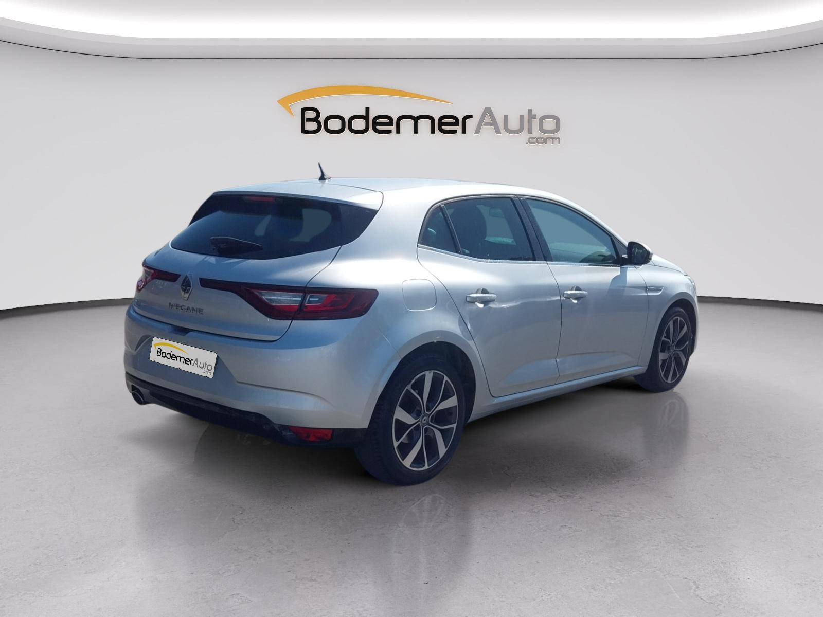 Vente en ligne Renault Megane 4 Mégane IV Berline TCe 130 Energy EDC au prix de 11 990 €