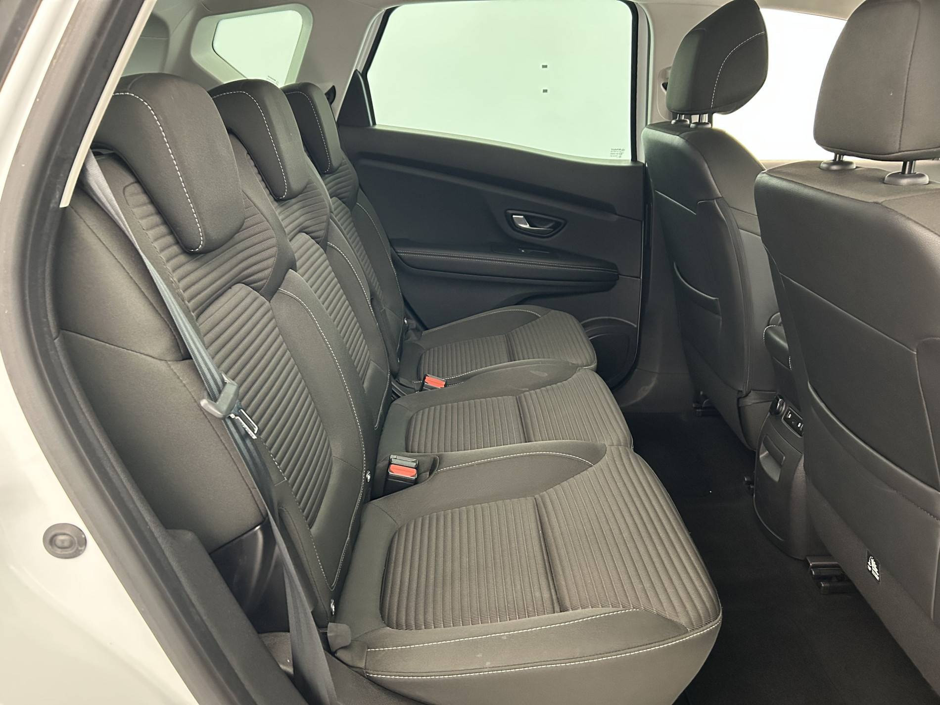 Vente en ligne Renault Scenic 4 Scenic Blue dCi 120 - 21 au prix de 13 990 €