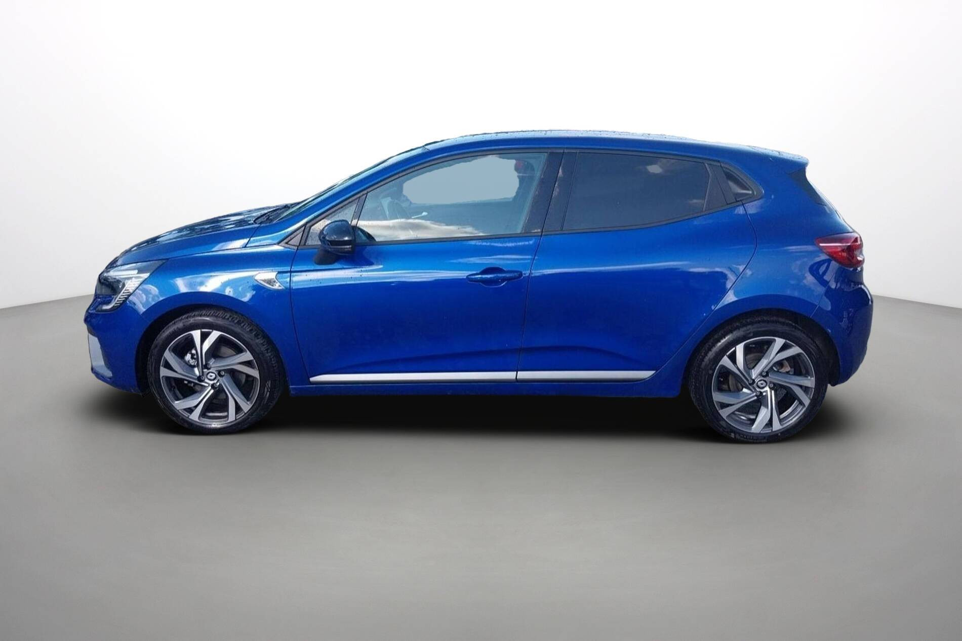 Vente en ligne Renault Clio 5 Clio TCe 140 au prix de 18 990 €