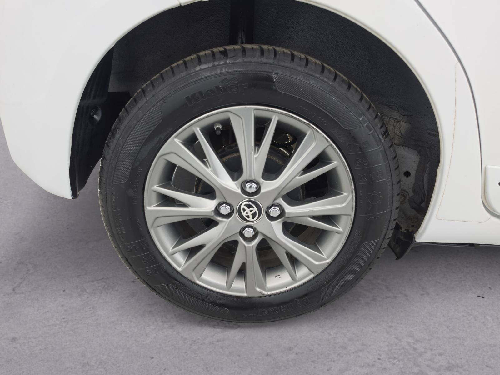 Vente en ligne Toyota Yaris Yaris Pro 110 VVT-i CVT au prix de 12 990 €