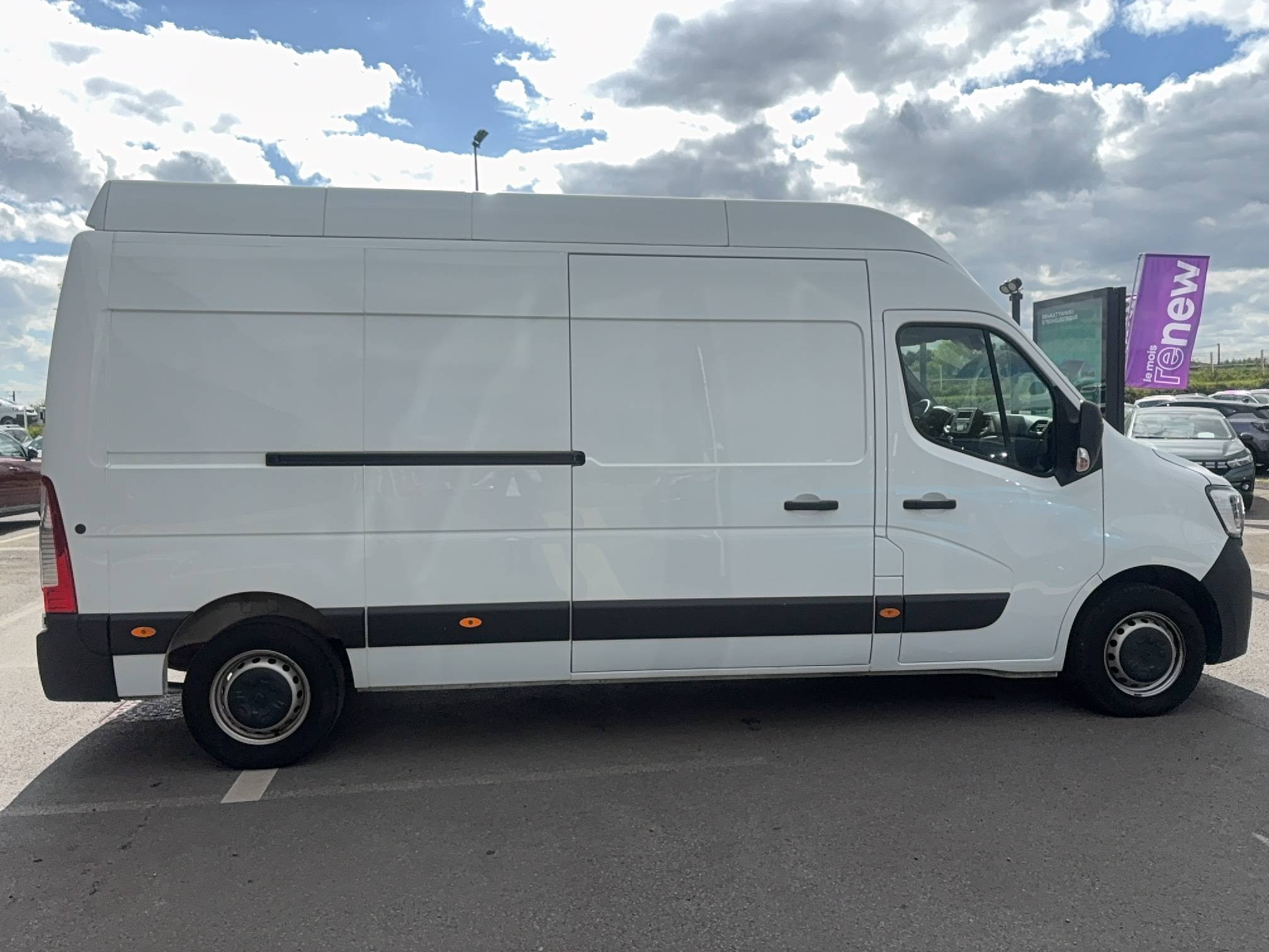 Vente en ligne Renault Master Fourgon MASTER FGN TRAC F3500 L3H3 BLUE DCI 135 au prix de 27 000 €