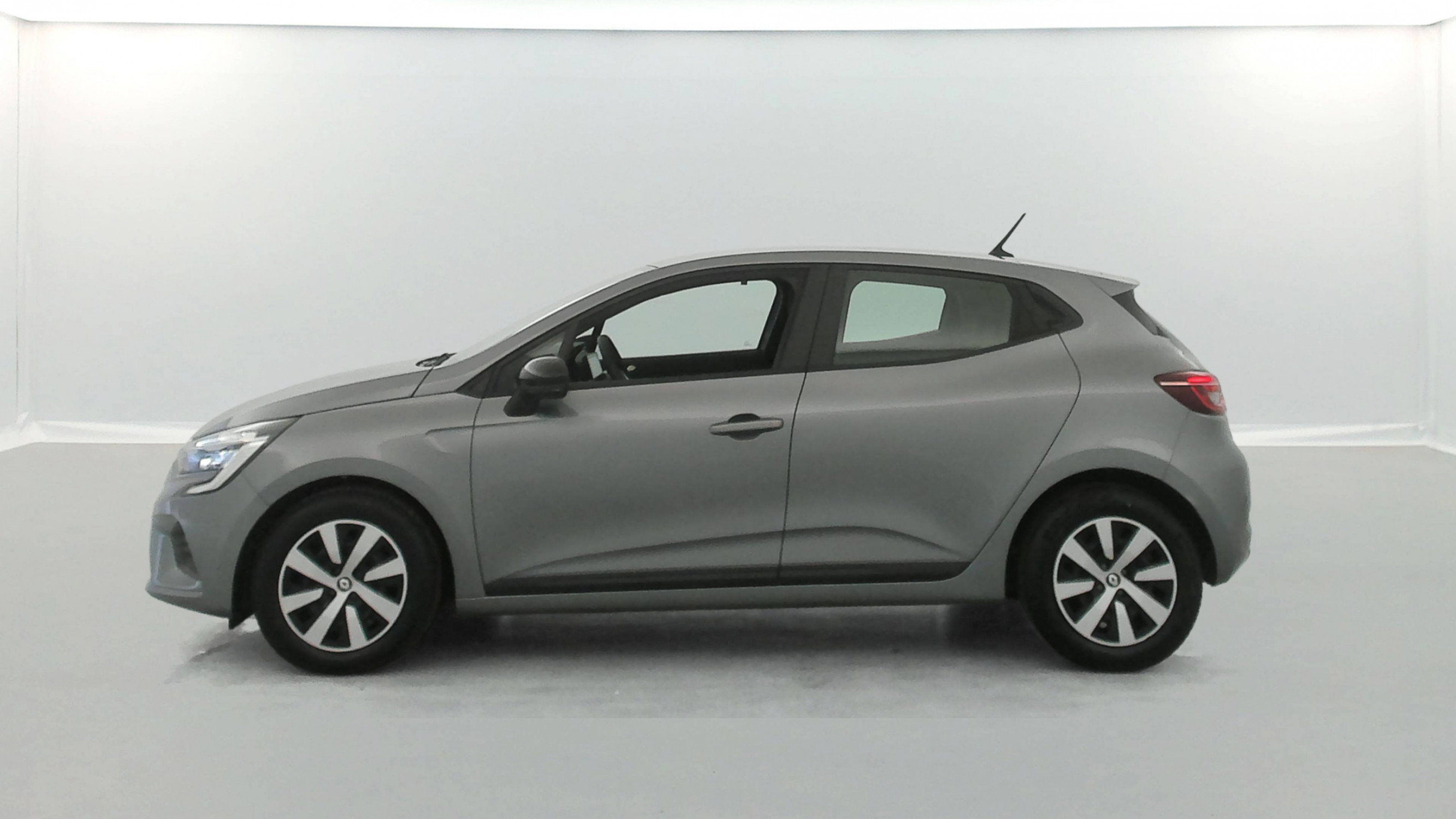 Vente en ligne Renault Clio 5 Clio TCe 90 au prix de 13 791 €