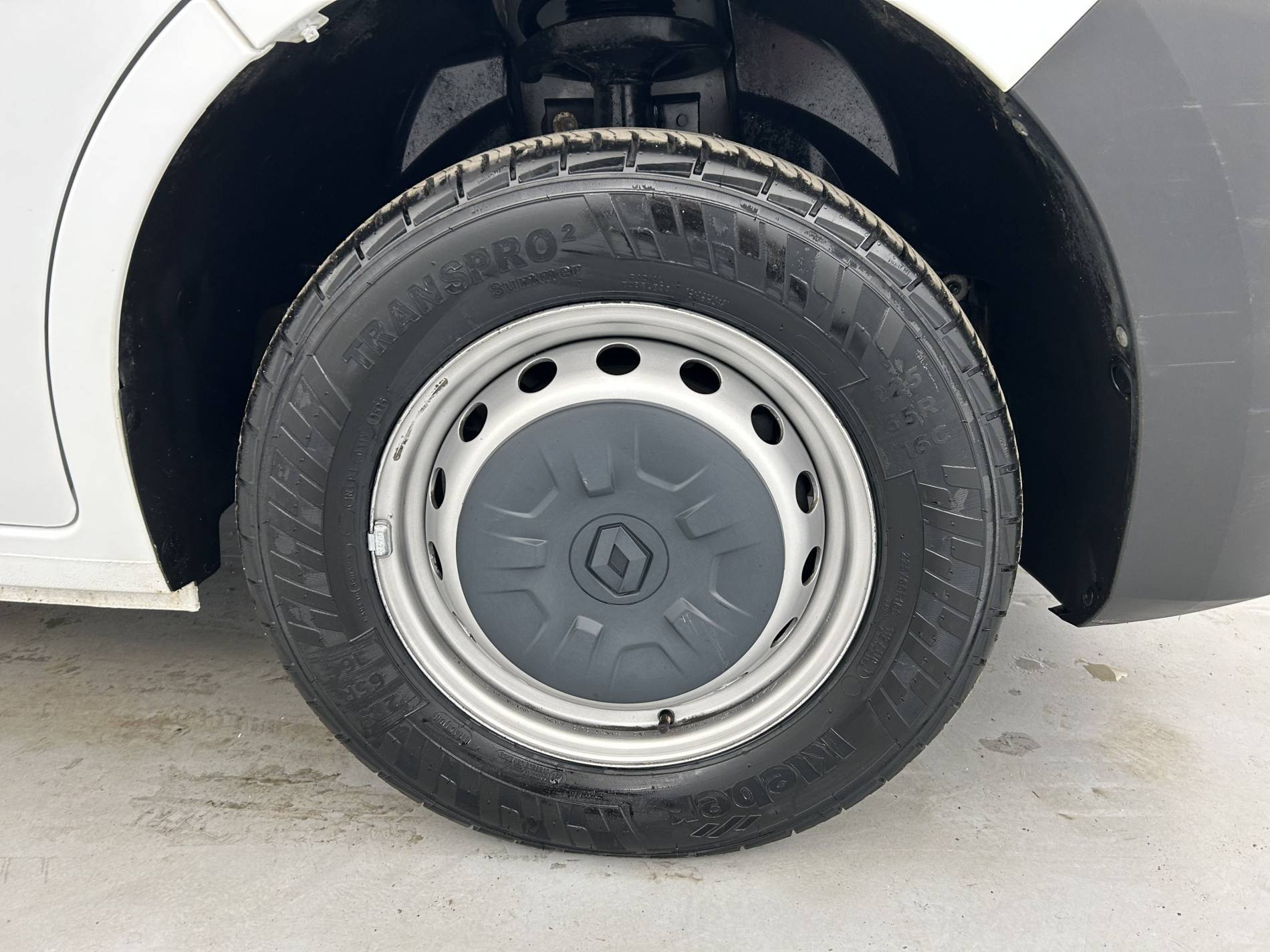 Vente en ligne Renault Master Fourgon MASTER FGN TRAC F3500 L2H2 BLUE DCI 135 au prix de 24 490 €