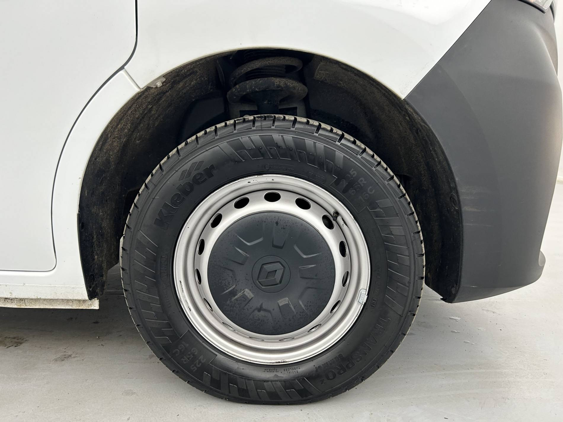 Vente en ligne Renault Master Fourgon MASTER FGN TRAC F3500 L3H3 BLUE DCI 135 au prix de 26 490 €