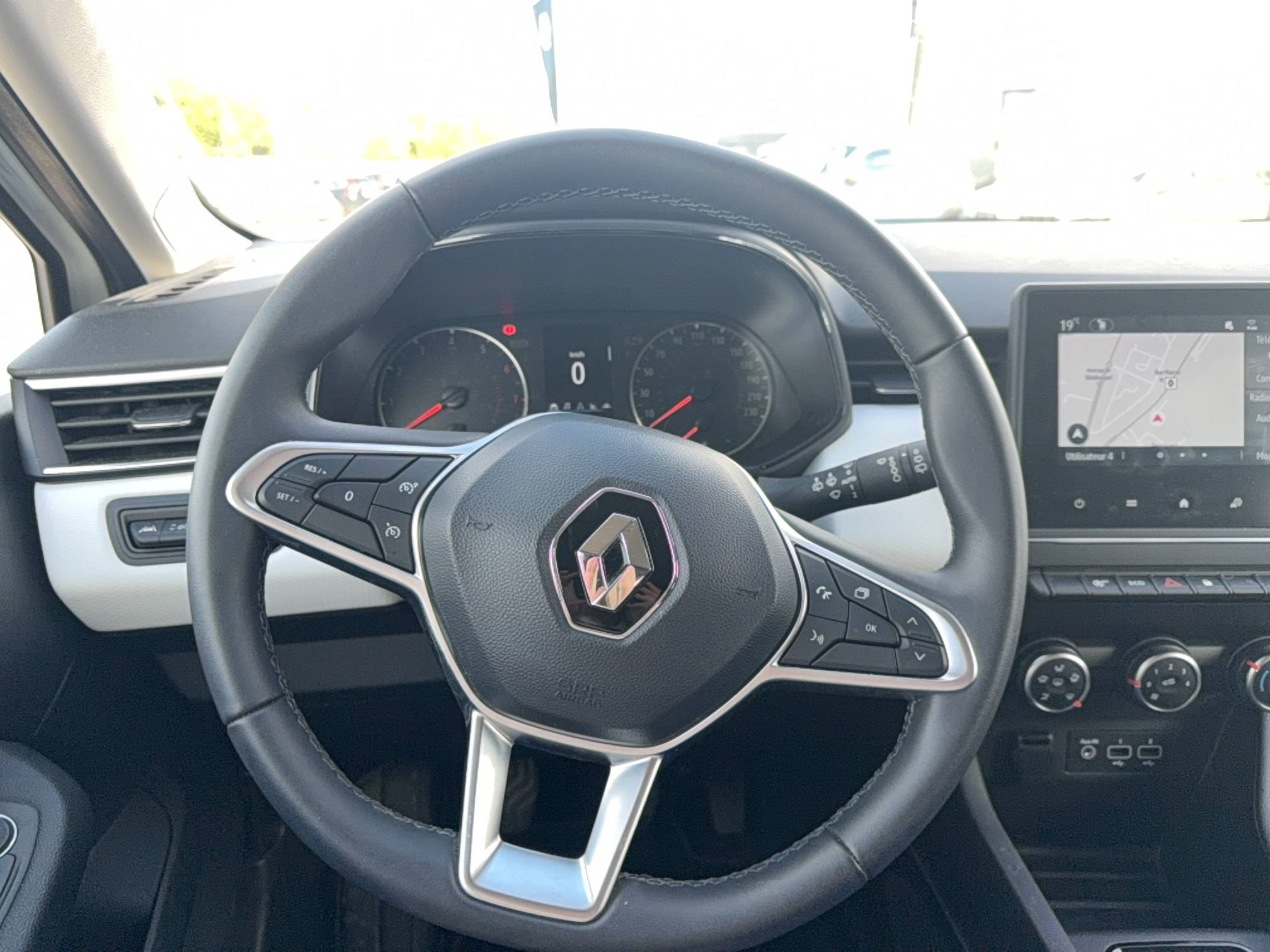 Vente en ligne Renault Clio 5 Clio TCe 90 au prix de 14 990 €