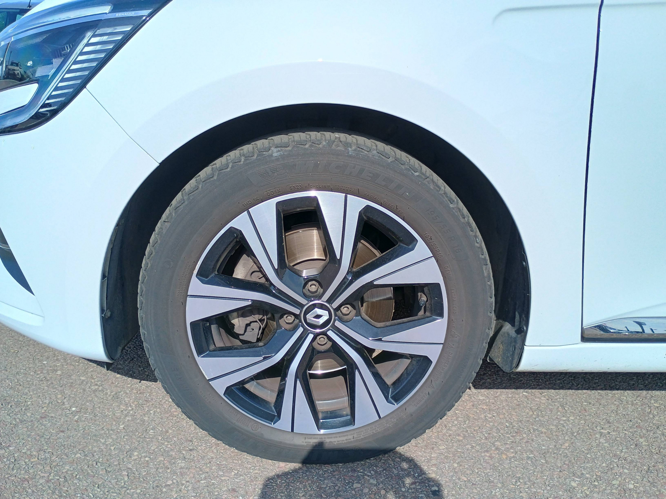 Vente en ligne Renault Clio 5 Clio Blue dCi 100 au prix de 13 991 €