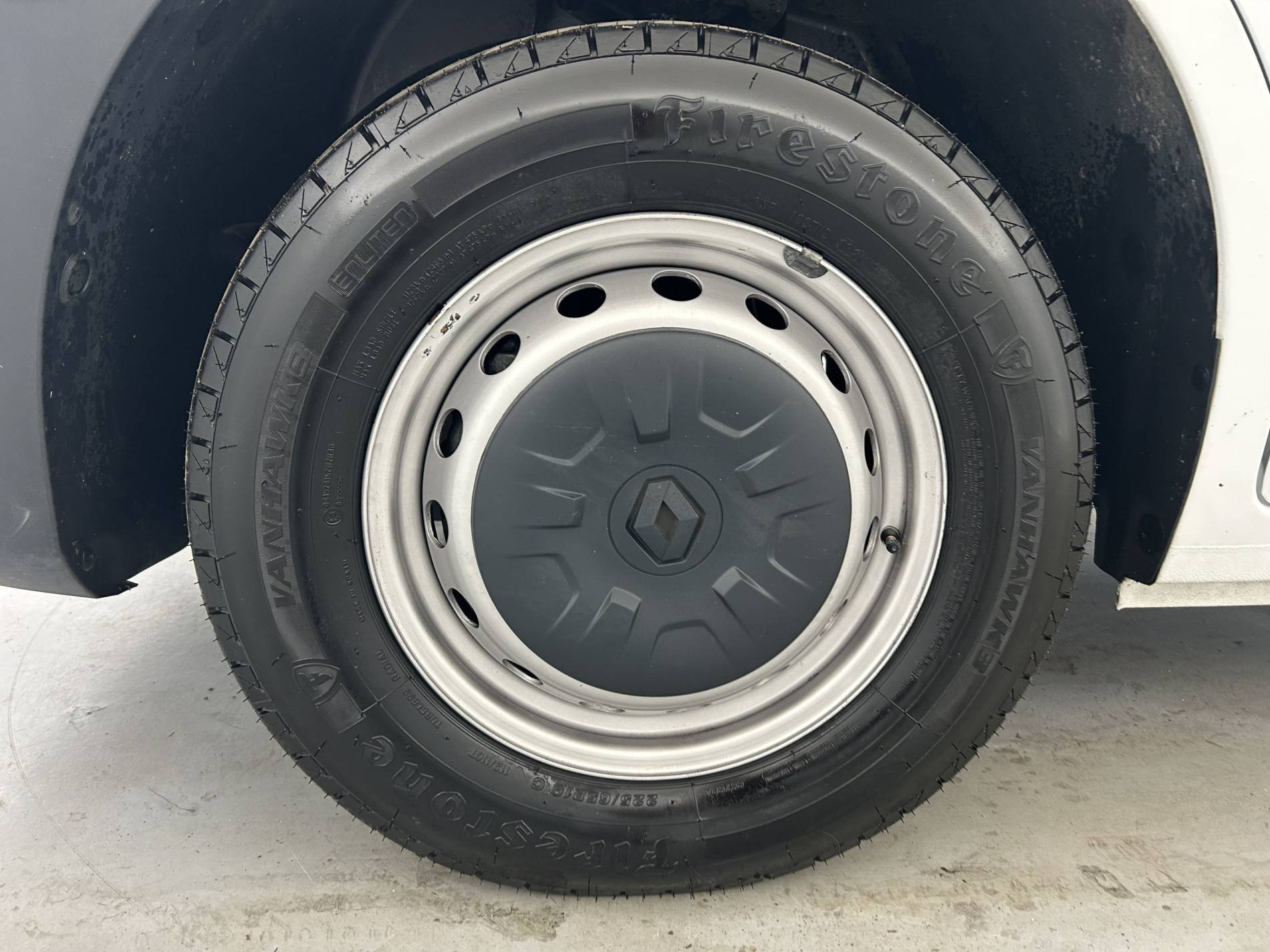 Vente en ligne Renault Master Fourgon MASTER FGN TRAC F3500 L2H2 BLUE DCI 135 au prix de 24 990 €