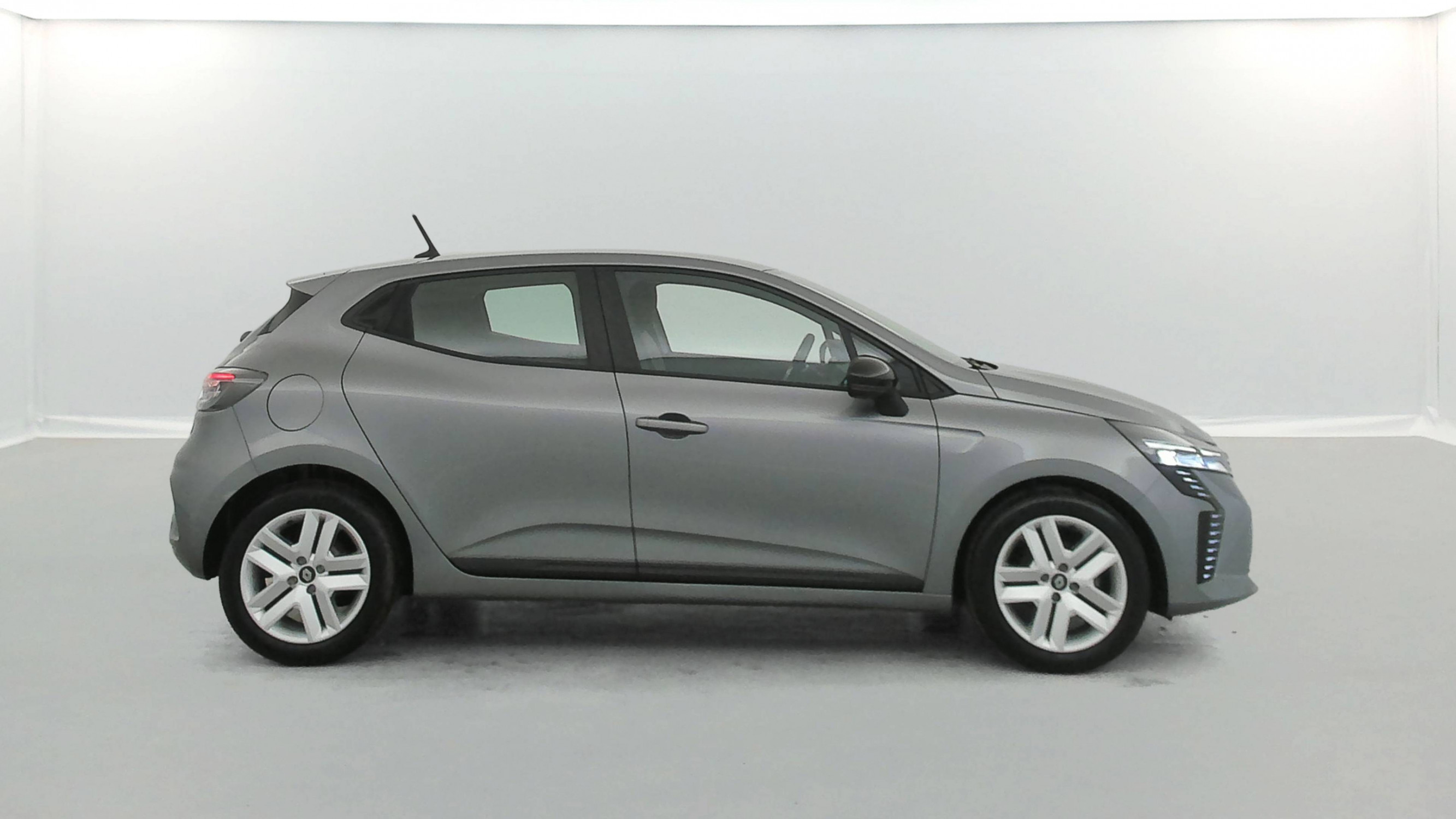 Vente en ligne Renault Clio 5 Clio TCe 90 au prix de 15 990 €