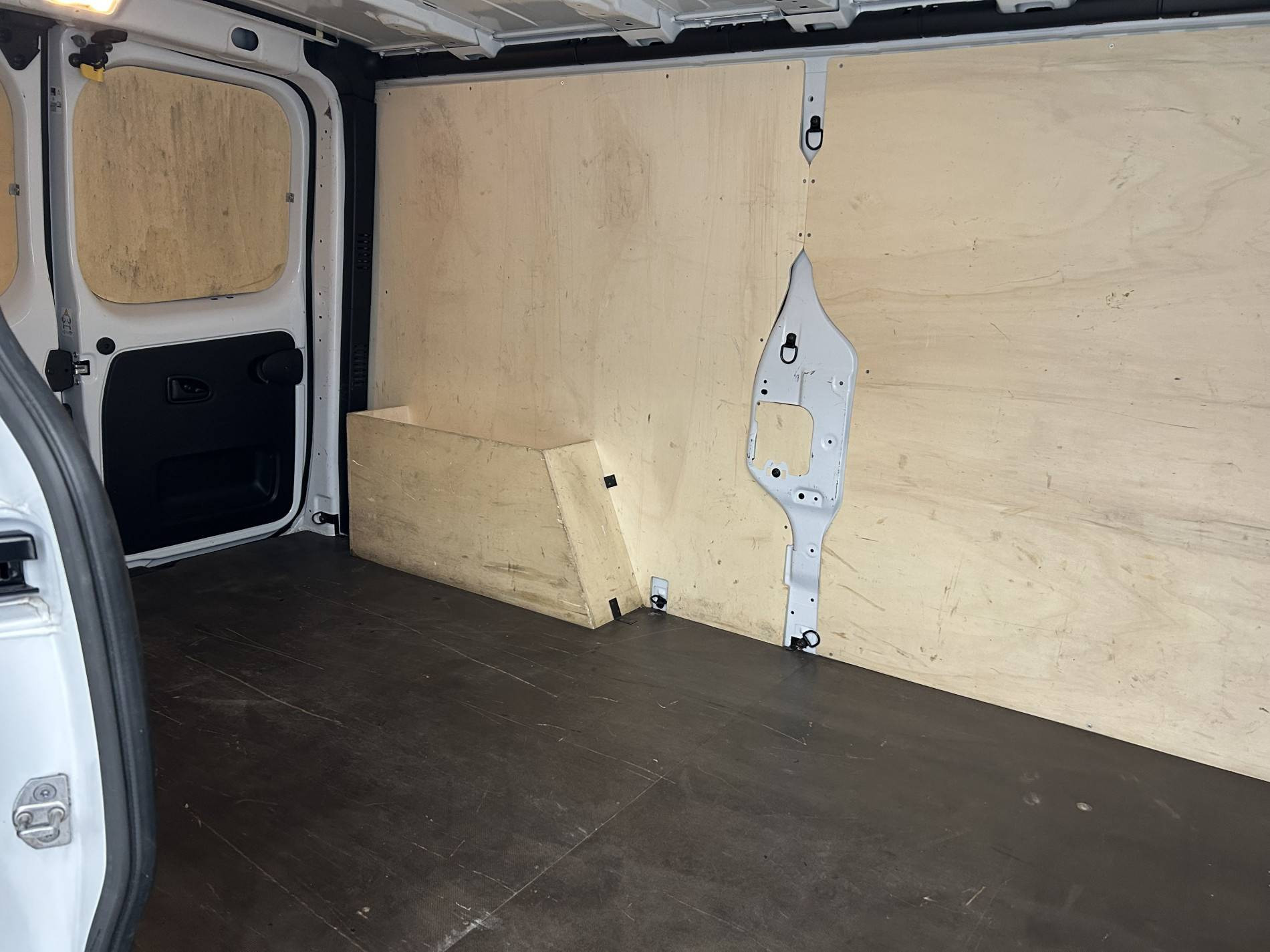 Vente en ligne Renault Trafic 3 Fourgon TRAFIC FGN L2H1 3000 KG BLUE DCI 130 au prix de 23 990 €