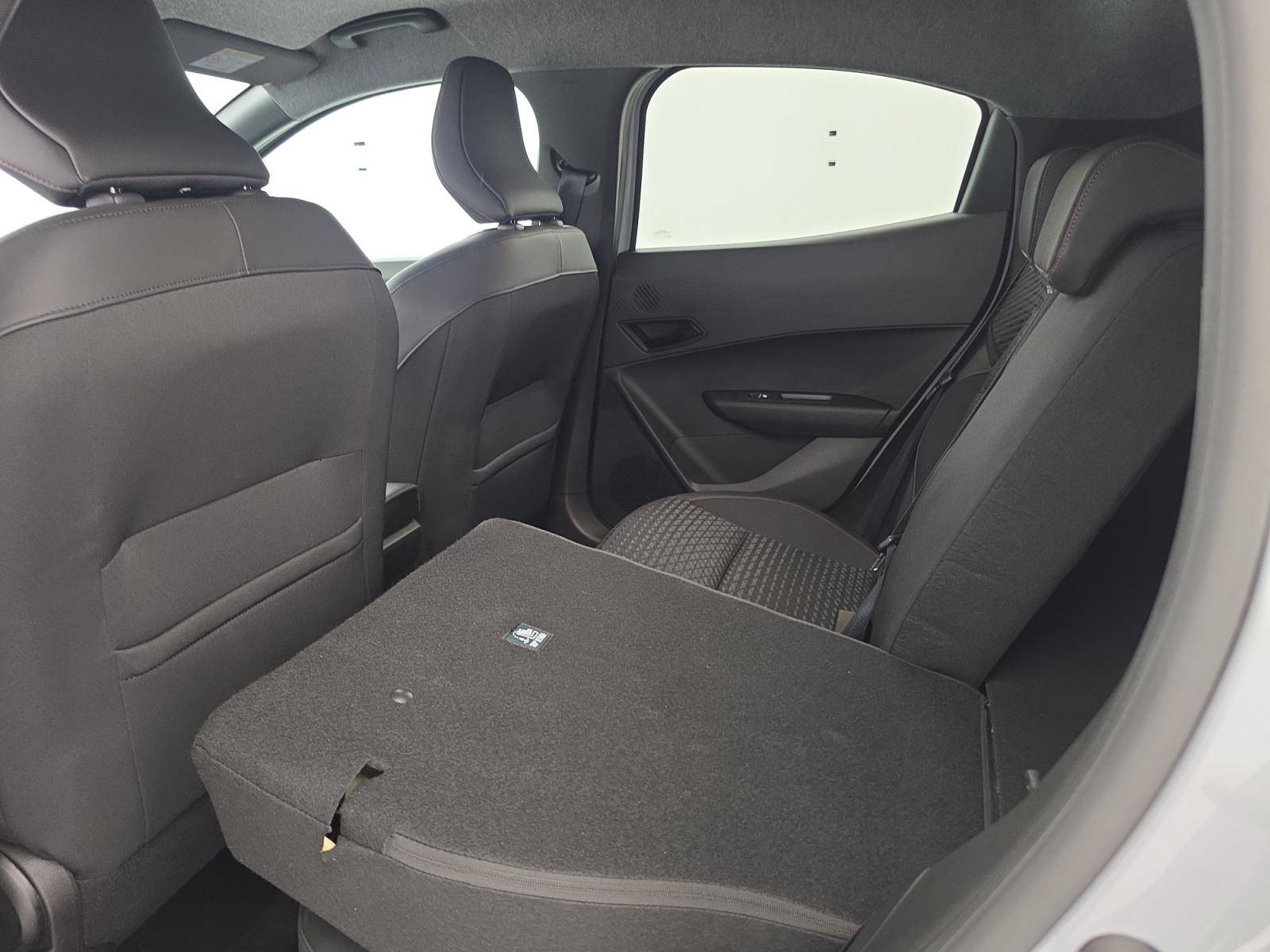 Vente en ligne Renault Clio 6 Clio E-Tech full hybrid 160 ch au prix de 26 490 €