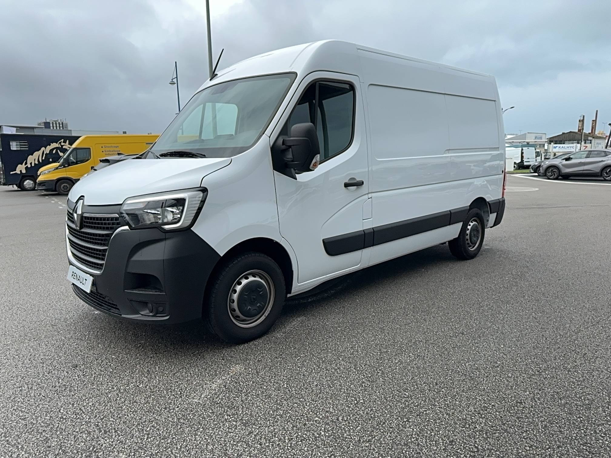 Vente en ligne Renault Master E-Tech MASTER ELECTRIQUE FGN L2H2 F3500 EV52 au prix de 26 900 €