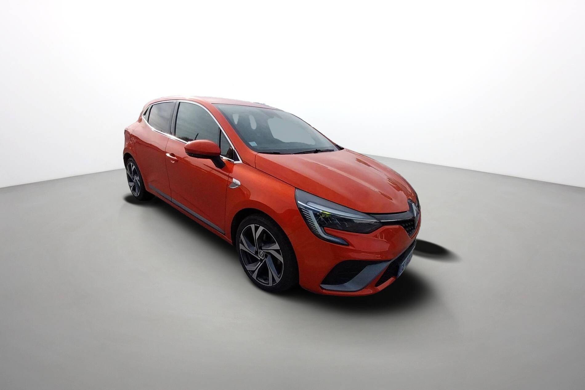 Vente en ligne Renault Clio 5 Clio TCe 140 - 21N au prix de 14 990 €