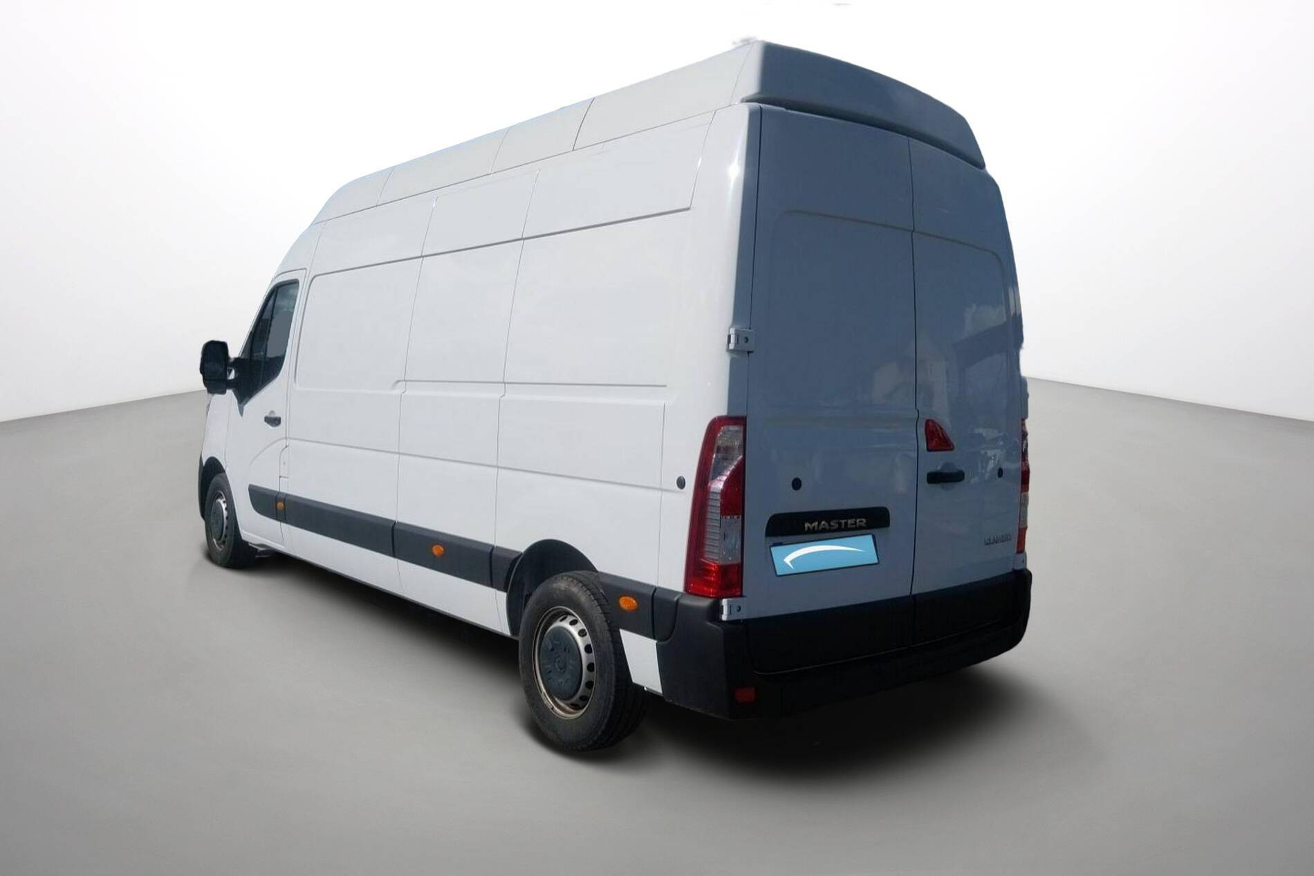 Vente en ligne Renault Master Fourgon MASTER FGN TRAC F3500 L3H3 BLUE DCI 135 au prix de 28 790 €