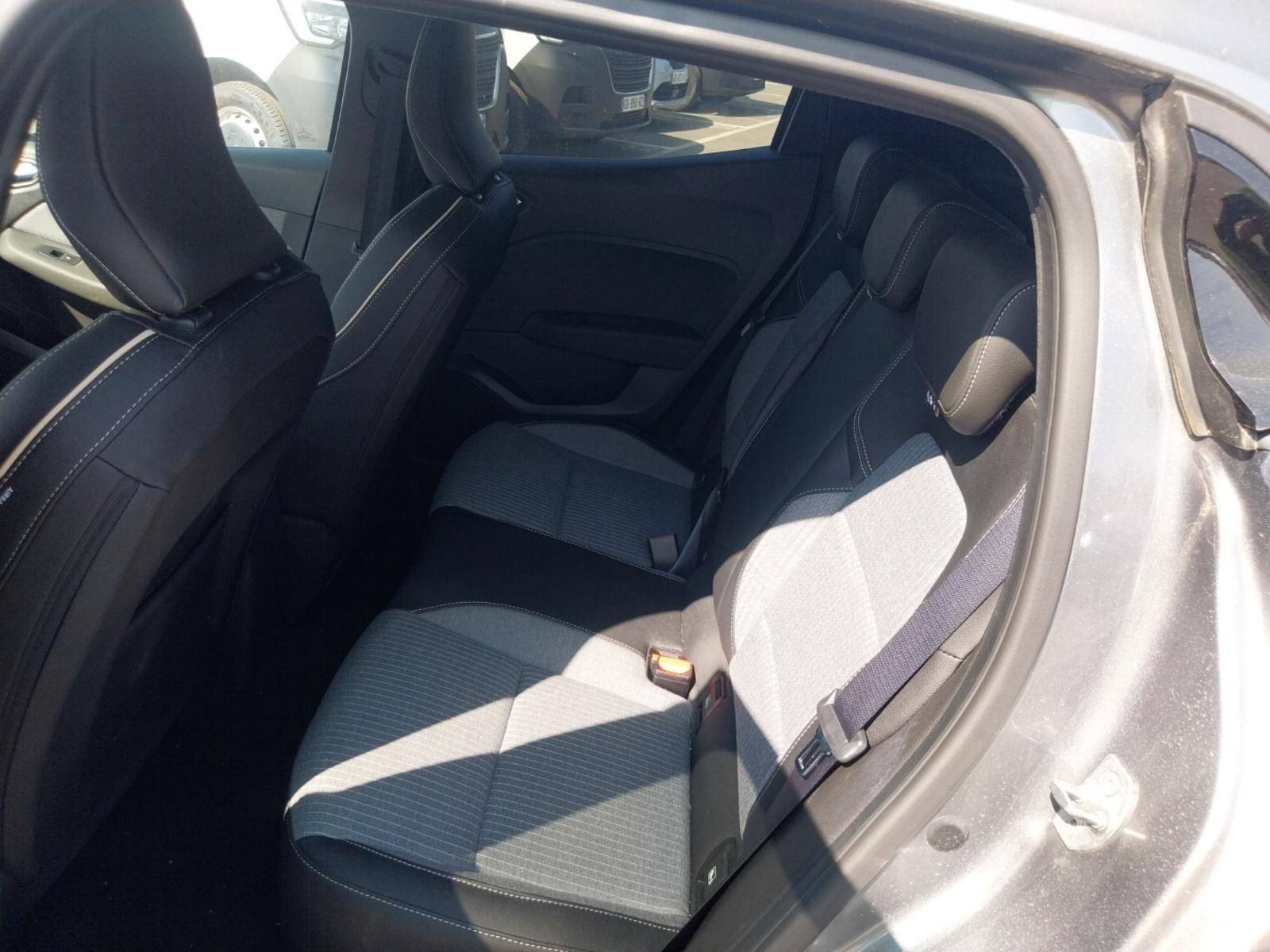 Vente en ligne Renault Clio 5 Clio TCe 90 ch GSR2 au prix de 17 290 €