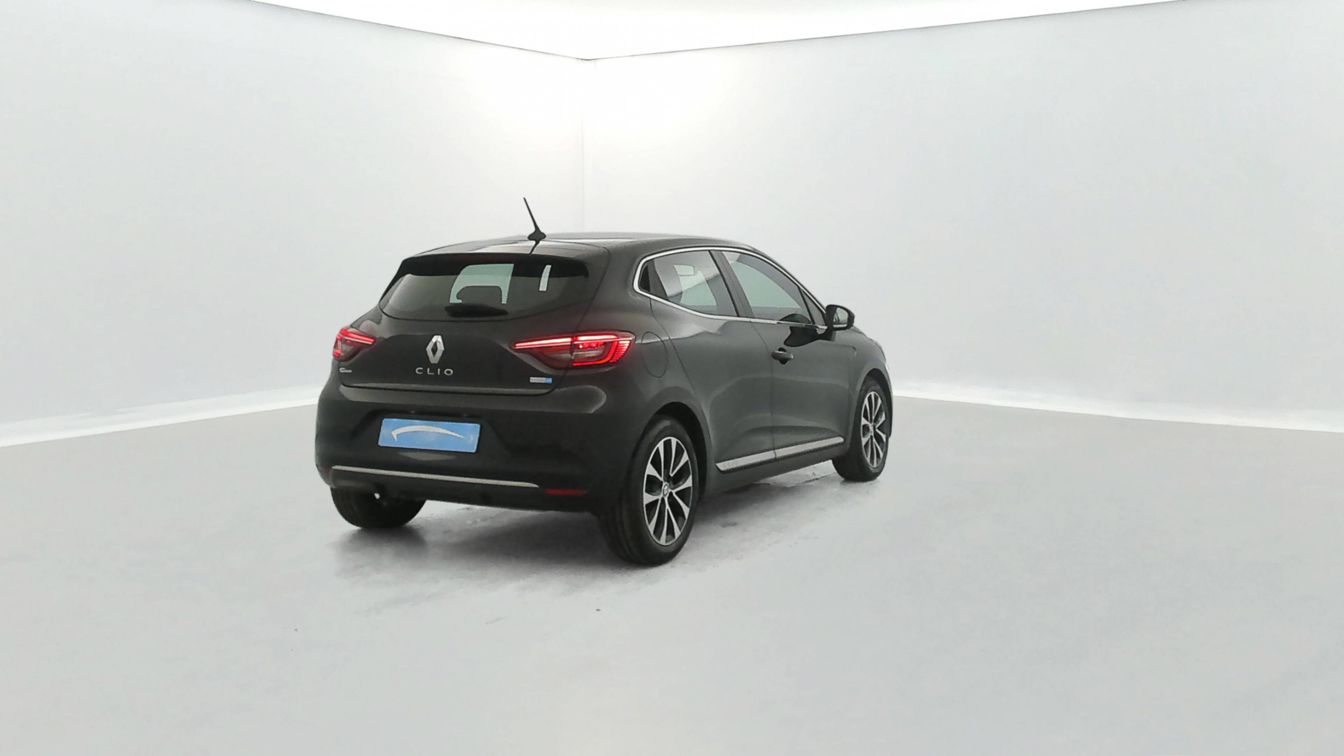 Vente en ligne Renault Clio 5 Clio E-Tech 140 - 21N au prix de 15 790 €