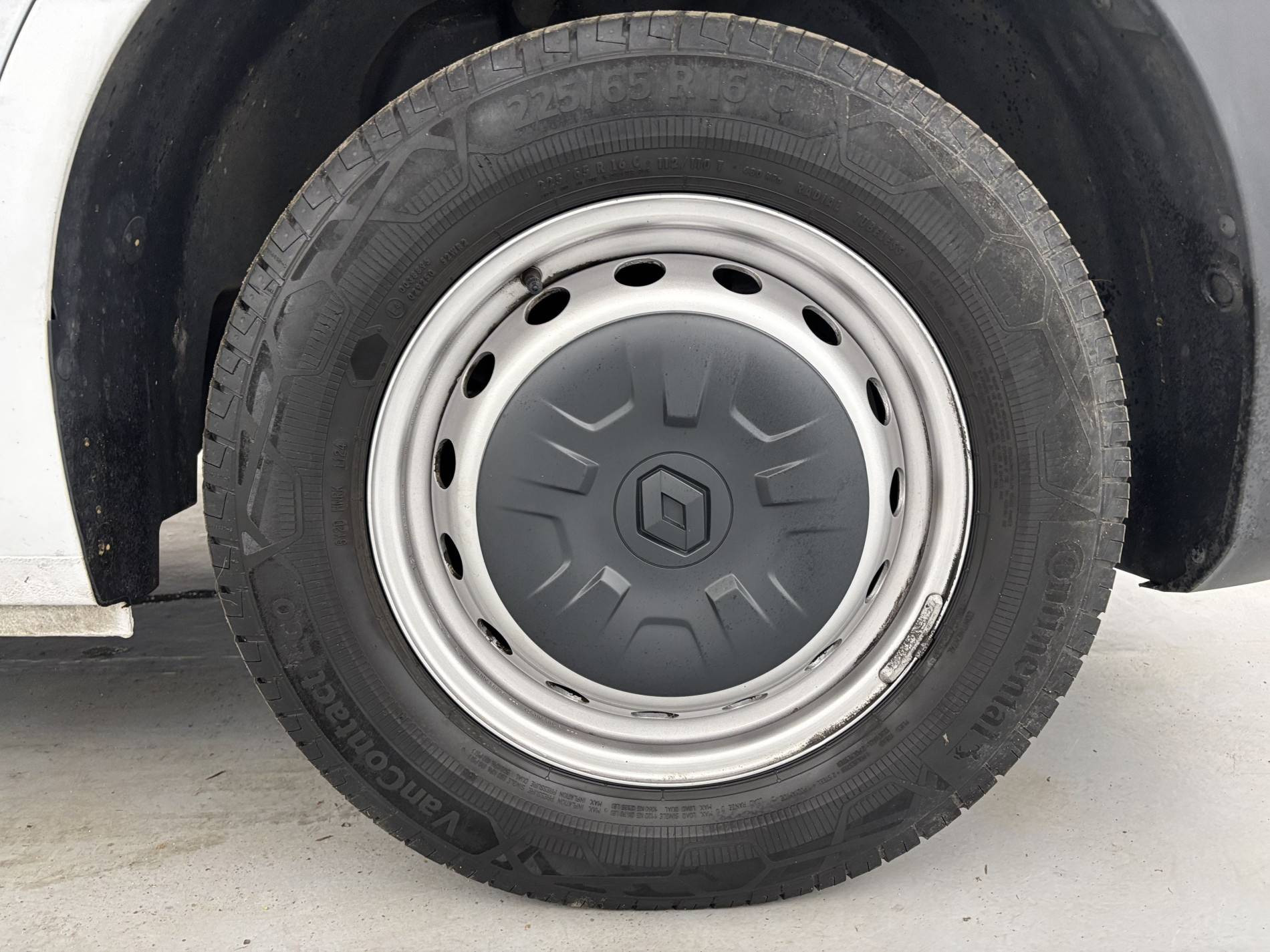 Vente en ligne Renault Master Fourgon MASTER FGN TRAC F3500 L3H3 BLUE DCI 135 au prix de 27 000 €
