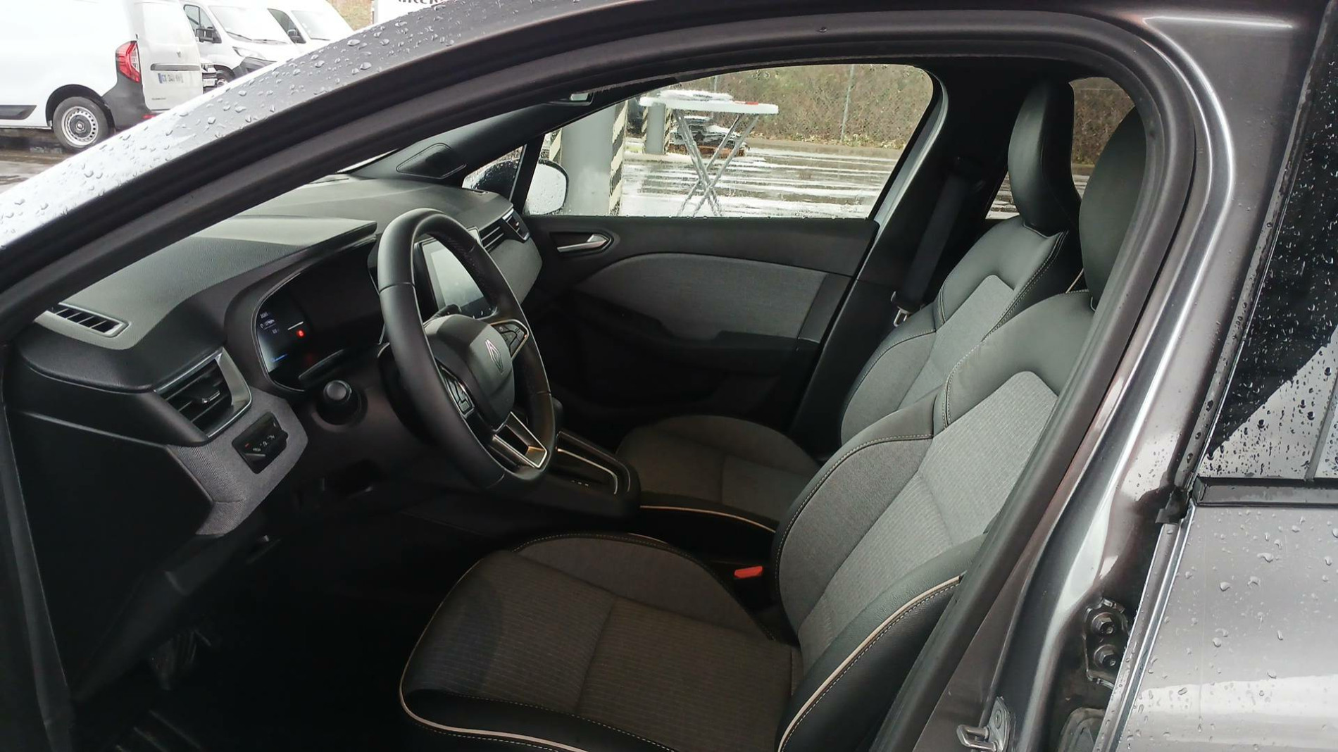 Vente en ligne Renault Clio 5 Clio E-Tech full hybrid 145 ch GSR2 au prix de 20 999 €