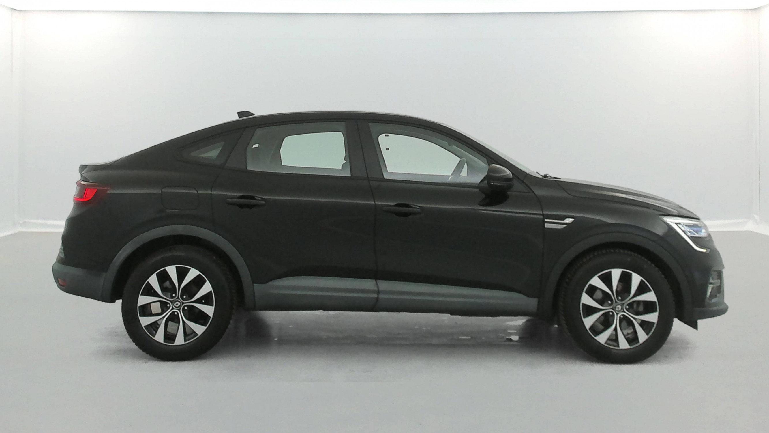Vente en ligne Renault Arkana  E-Tech 145 au prix de 18 290 €