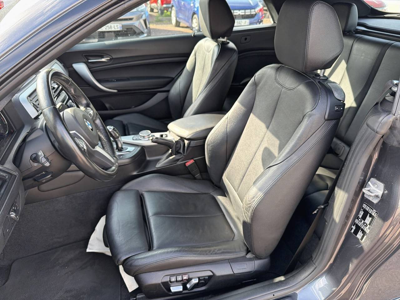 Vente en ligne Bmw Série 2 Cabriolet 218i 136 ch BVA8 au prix de 19 590 €