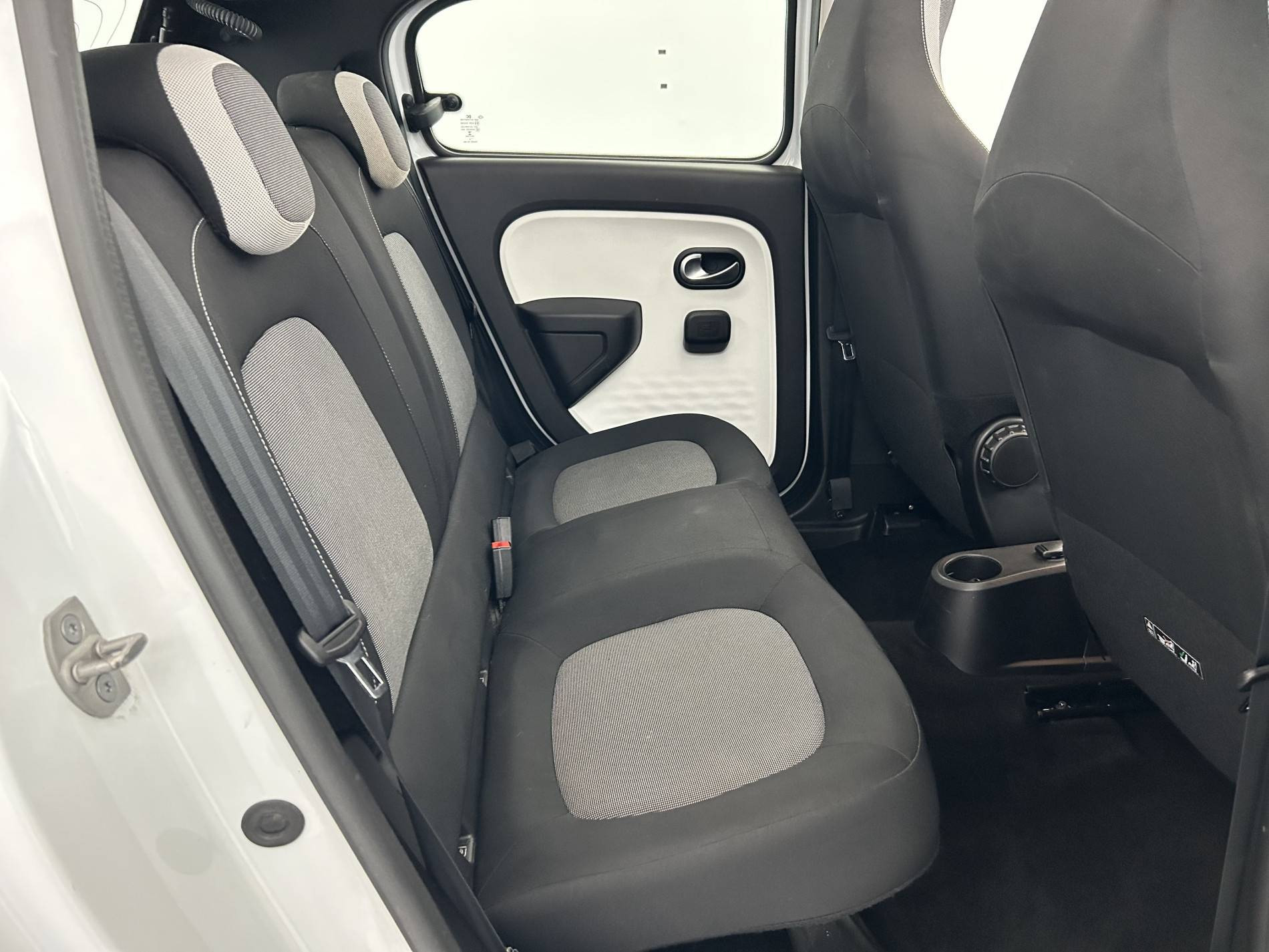 Vente en ligne Renault Twingo Electrique Twingo III E-Tech au prix de 11 990 €