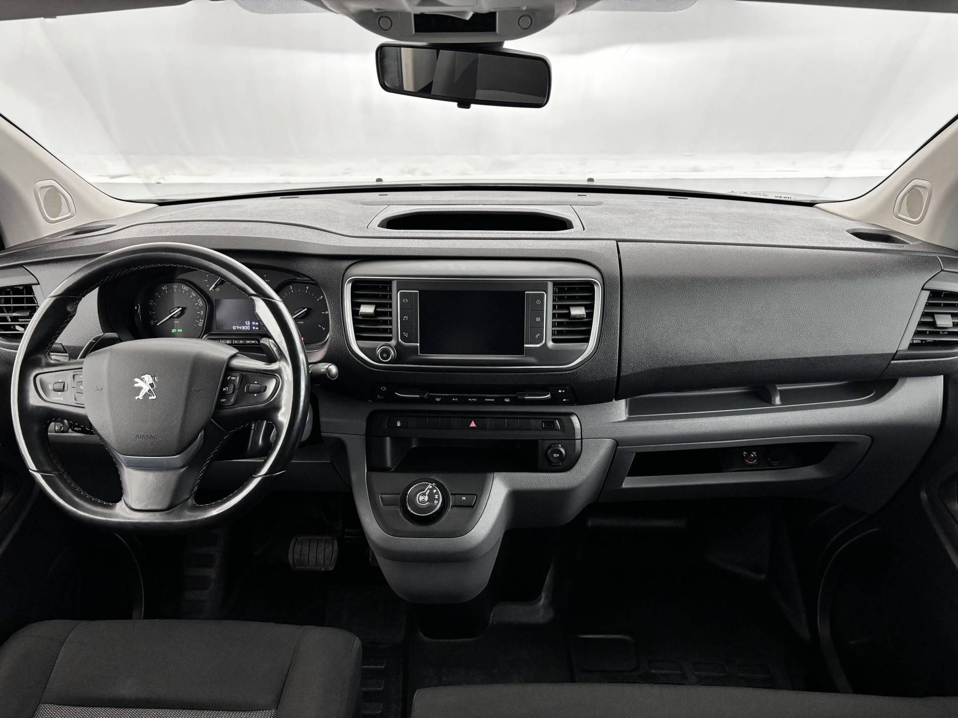 Vente en ligne Peugeot Expert Cabine Approfondie EXPERT CA STANDARD BLUEHDI 180 S&S EAT8 au prix de 28 790 €