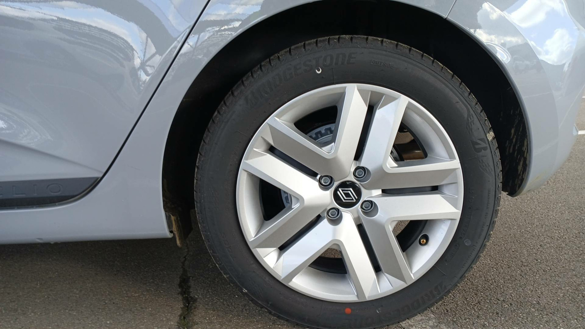Vente en ligne Renault Clio 5 Clio Blue dCi 100 ch GSR2 au prix de 18 490 €