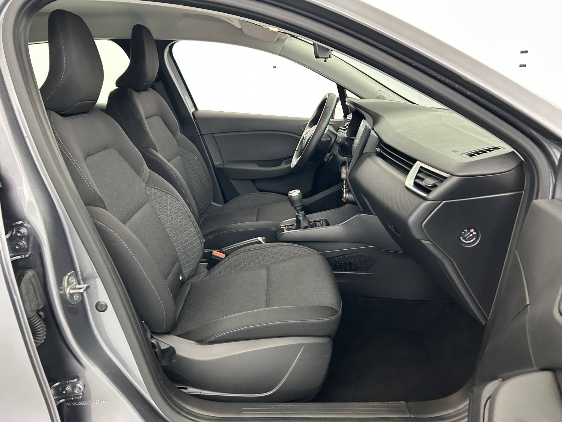 Vente en ligne Renault Clio 5 Clio TCe 90 au prix de 13 790 €