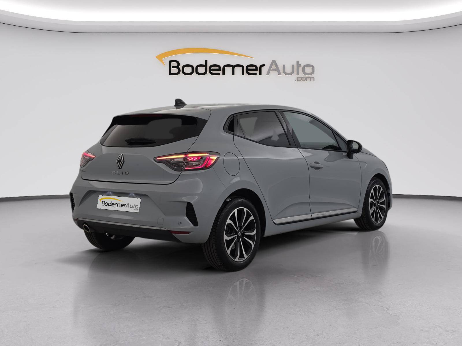 Vente en ligne Renault Clio 5 Clio TCe 90 au prix de 15 990 €