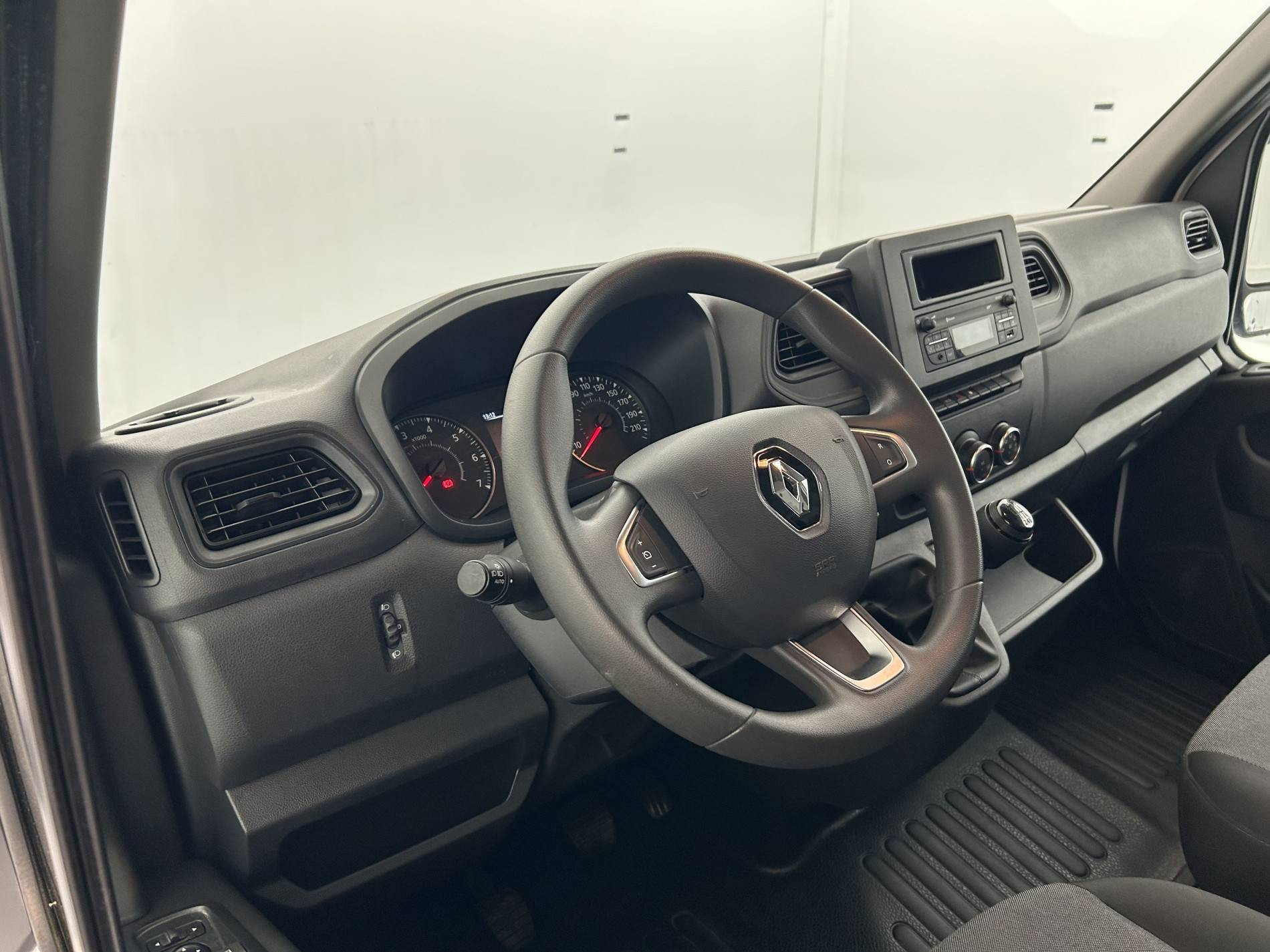 Vente en ligne Renault Master Fourgon MASTER FGN TRAC F3500 L2H2 BLUE DCI 135 au prix de 26 990 €