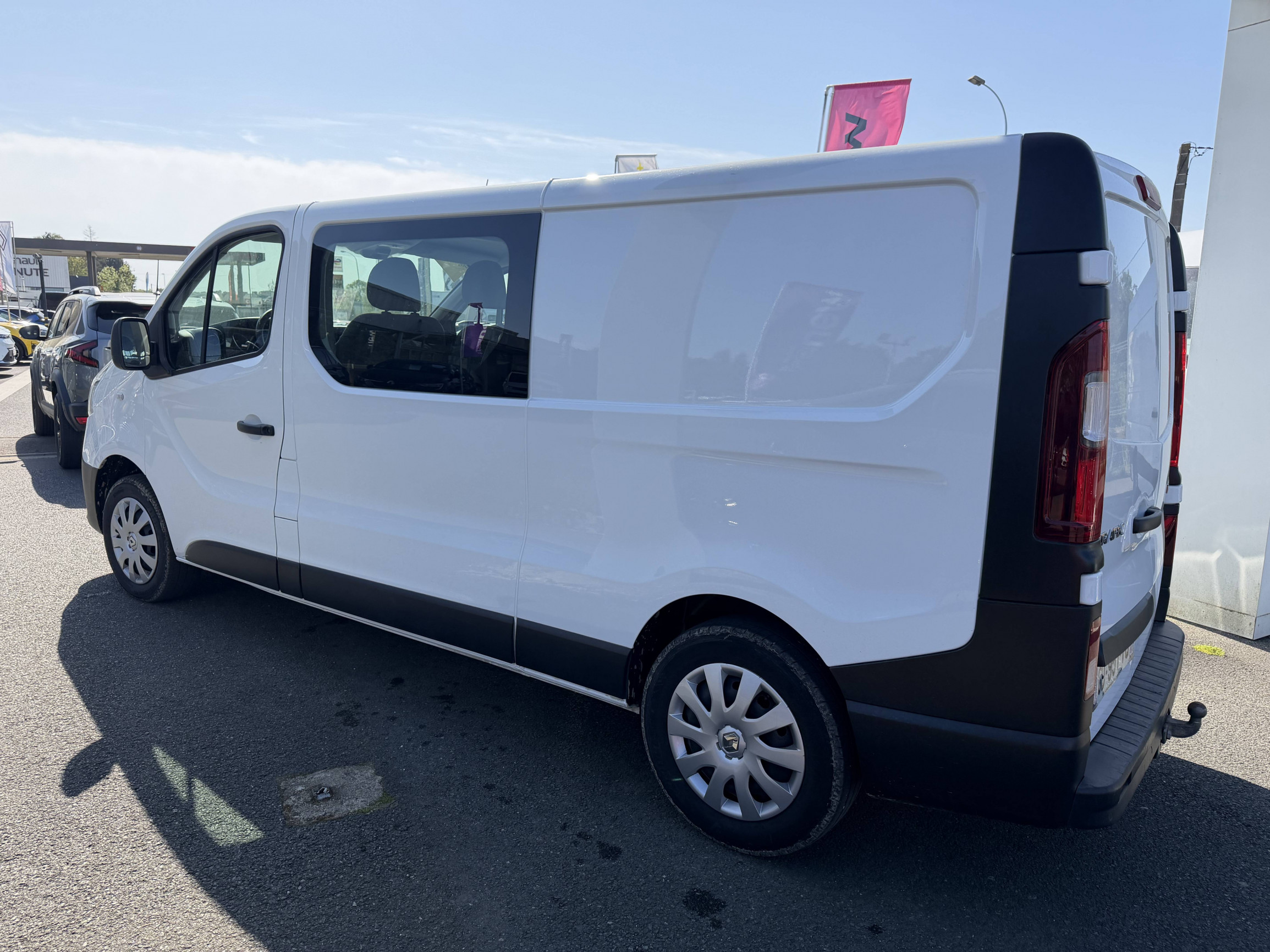 Vente en ligne Renault Trafic Cabine Approfondie TRAFIC CA L2H1 1200 KG DCI 120 au prix de 23 490 €