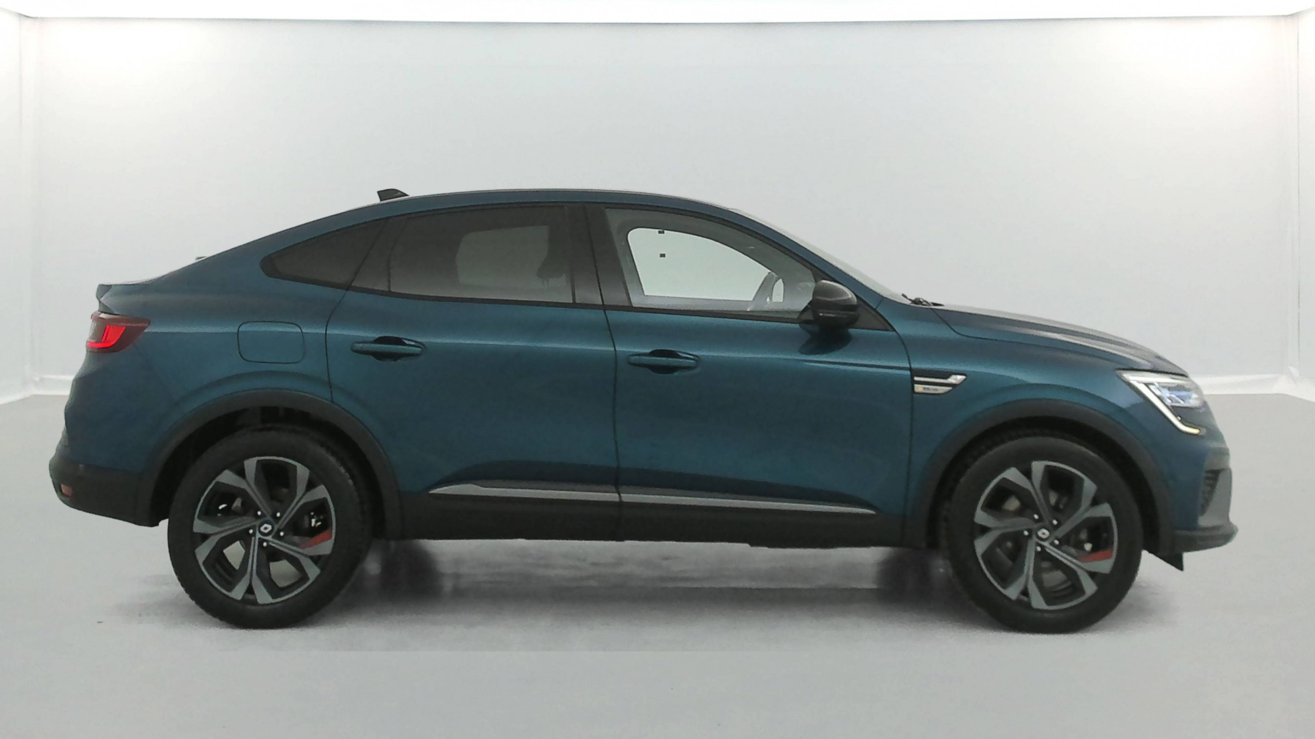 Vente en ligne Renault Arkana  E-Tech 145 - 21B au prix de 17 990 €