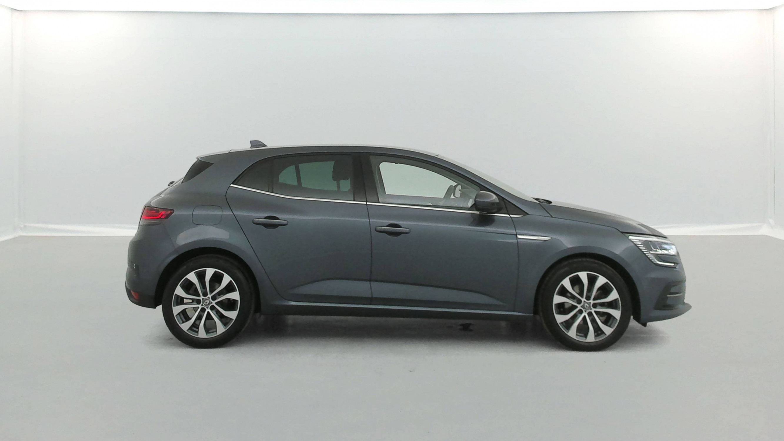 Vente en ligne Renault Megane 4  Blue dCi 115 EDC au prix de 19 690 €