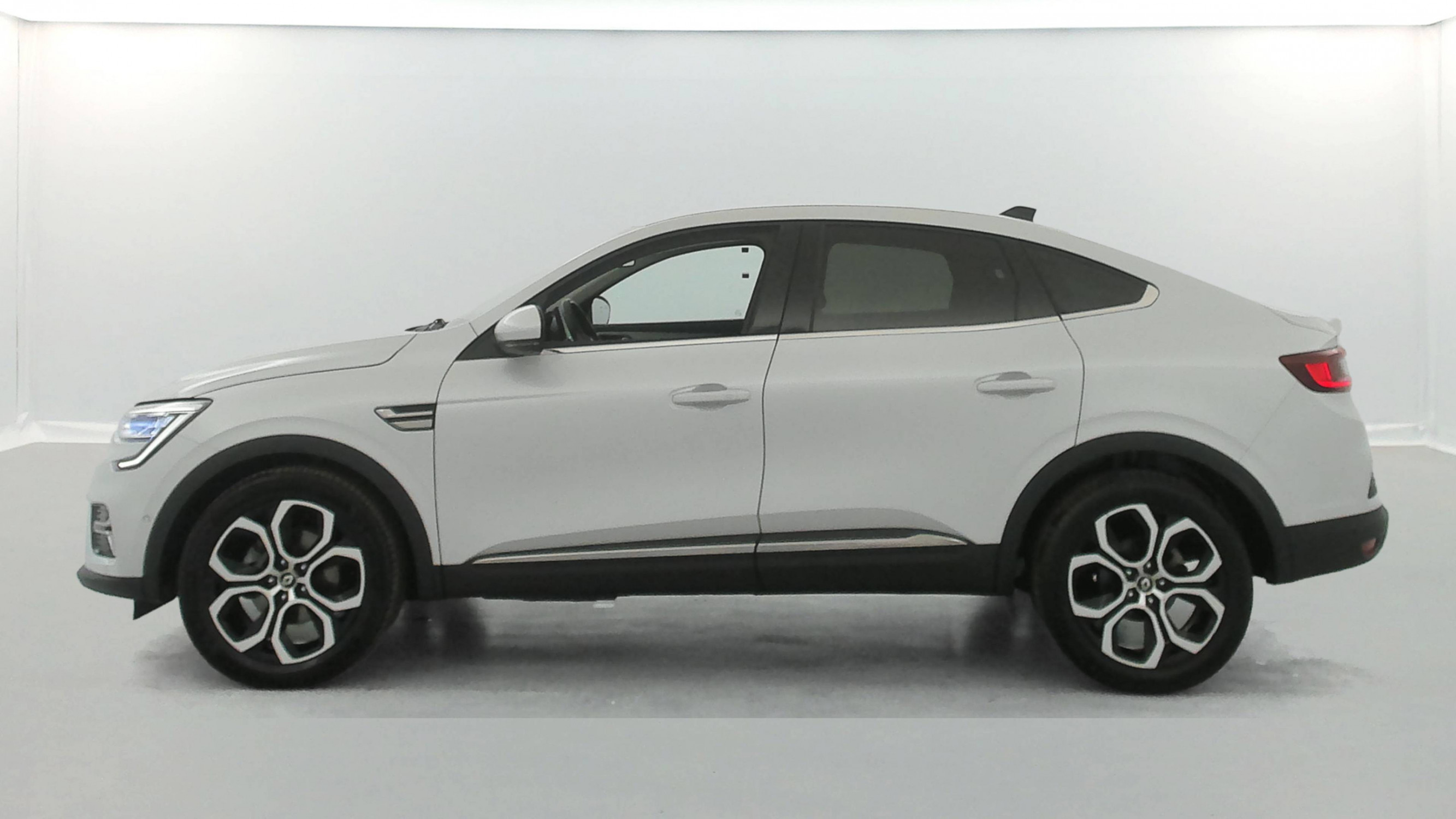 Vente en ligne Renault Arkana  E-Tech 145 - 21B au prix de 17 890 €