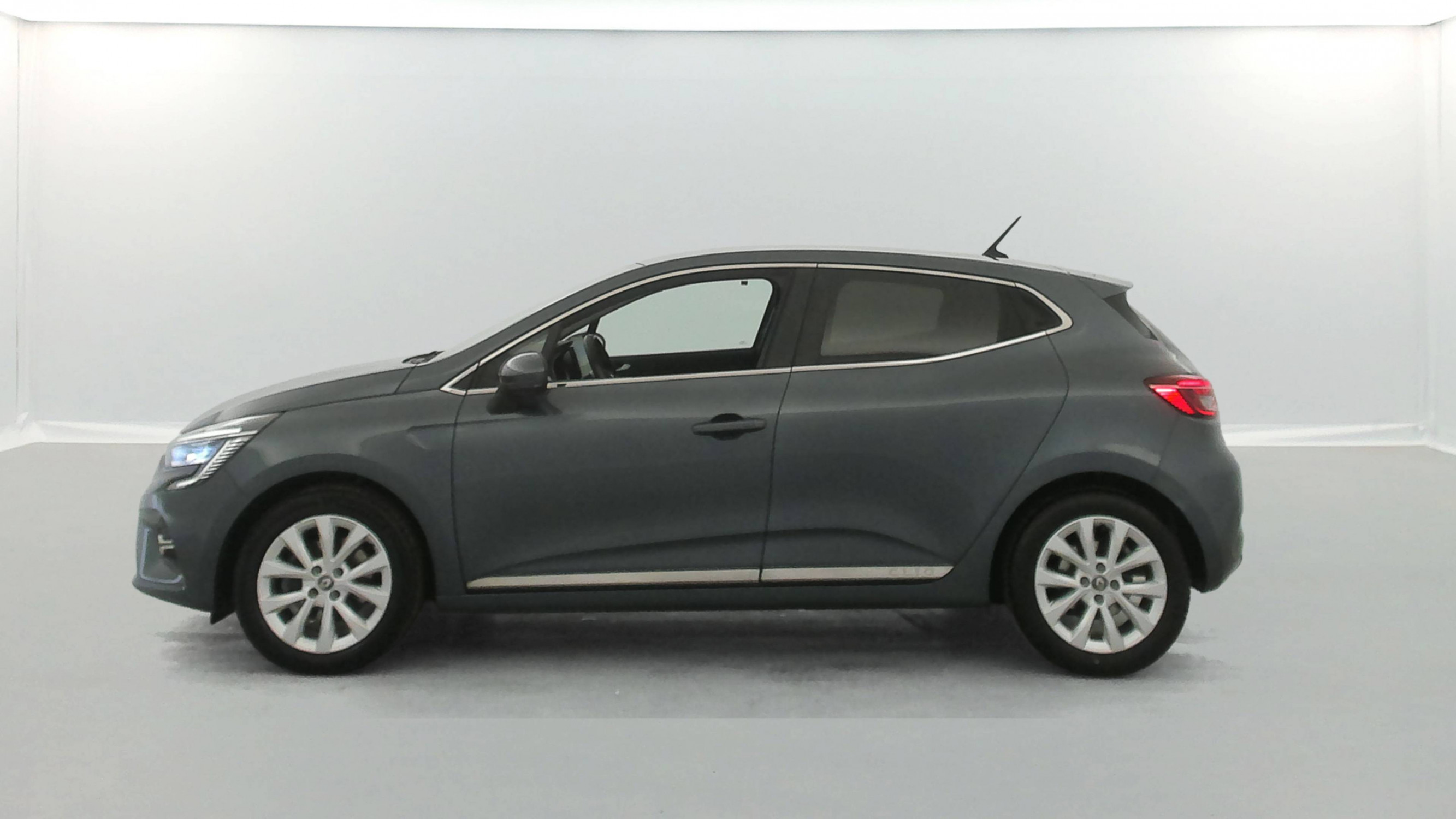 Vente en ligne Renault Clio 5 Clio TCe 130 EDC FAP au prix de 15 900 €