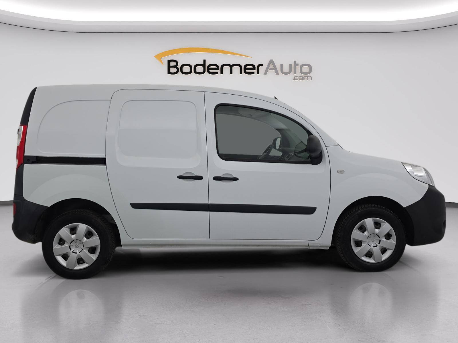 Vente en ligne Renault Kangoo Express  BLUE DCI 80 au prix de 10 490 €
