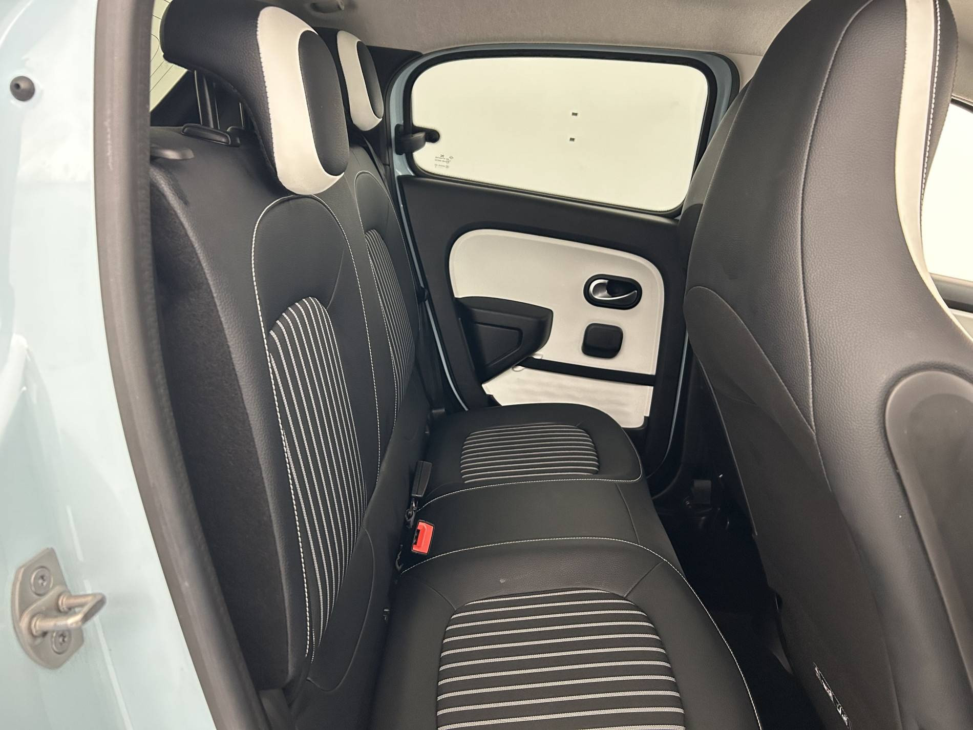 Vente en ligne Renault Twingo 3  SCe 75 - 20 au prix de 11 490 €
