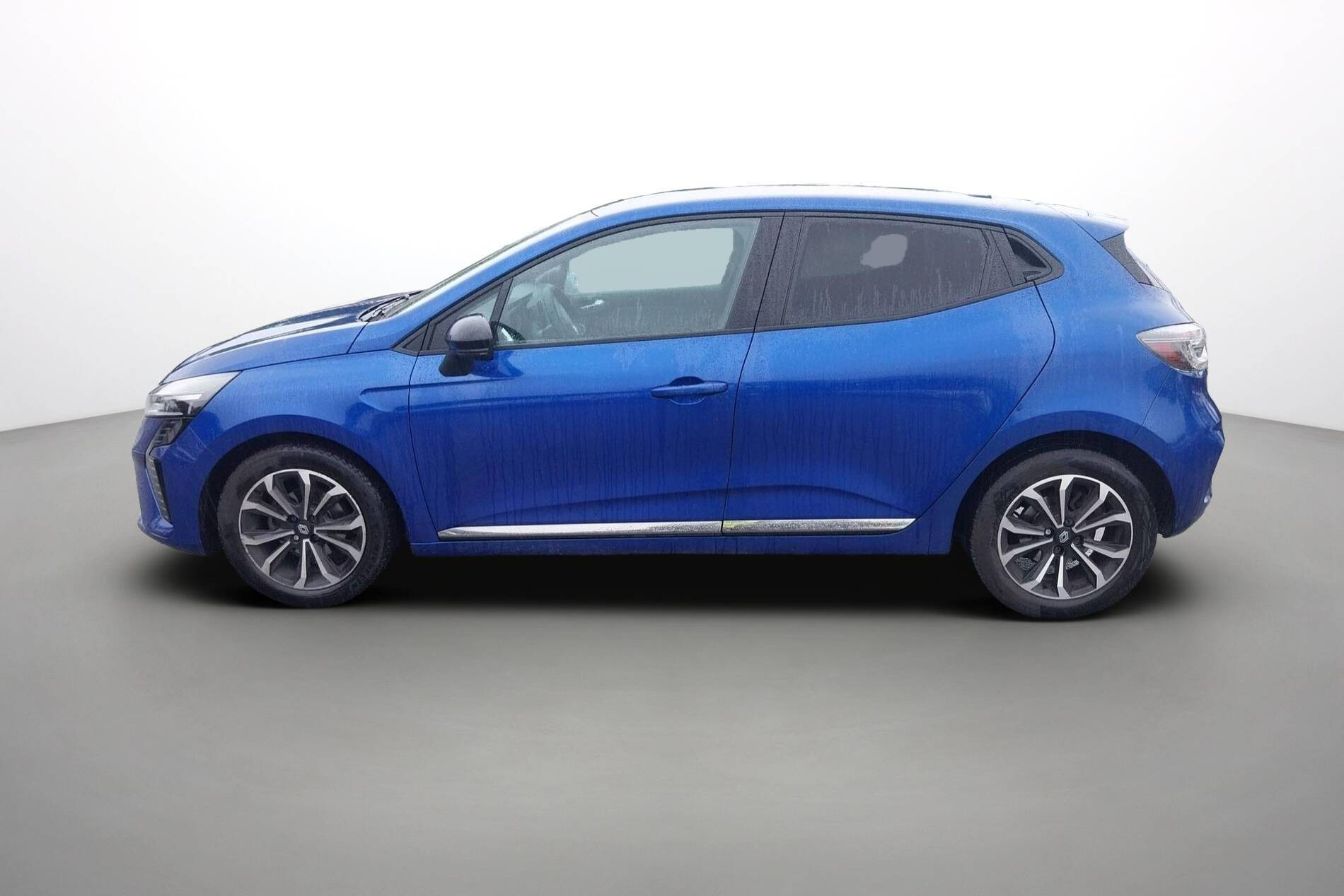 Vente en ligne Renault Clio 5 Clio TCe 90 au prix de 15 990 €