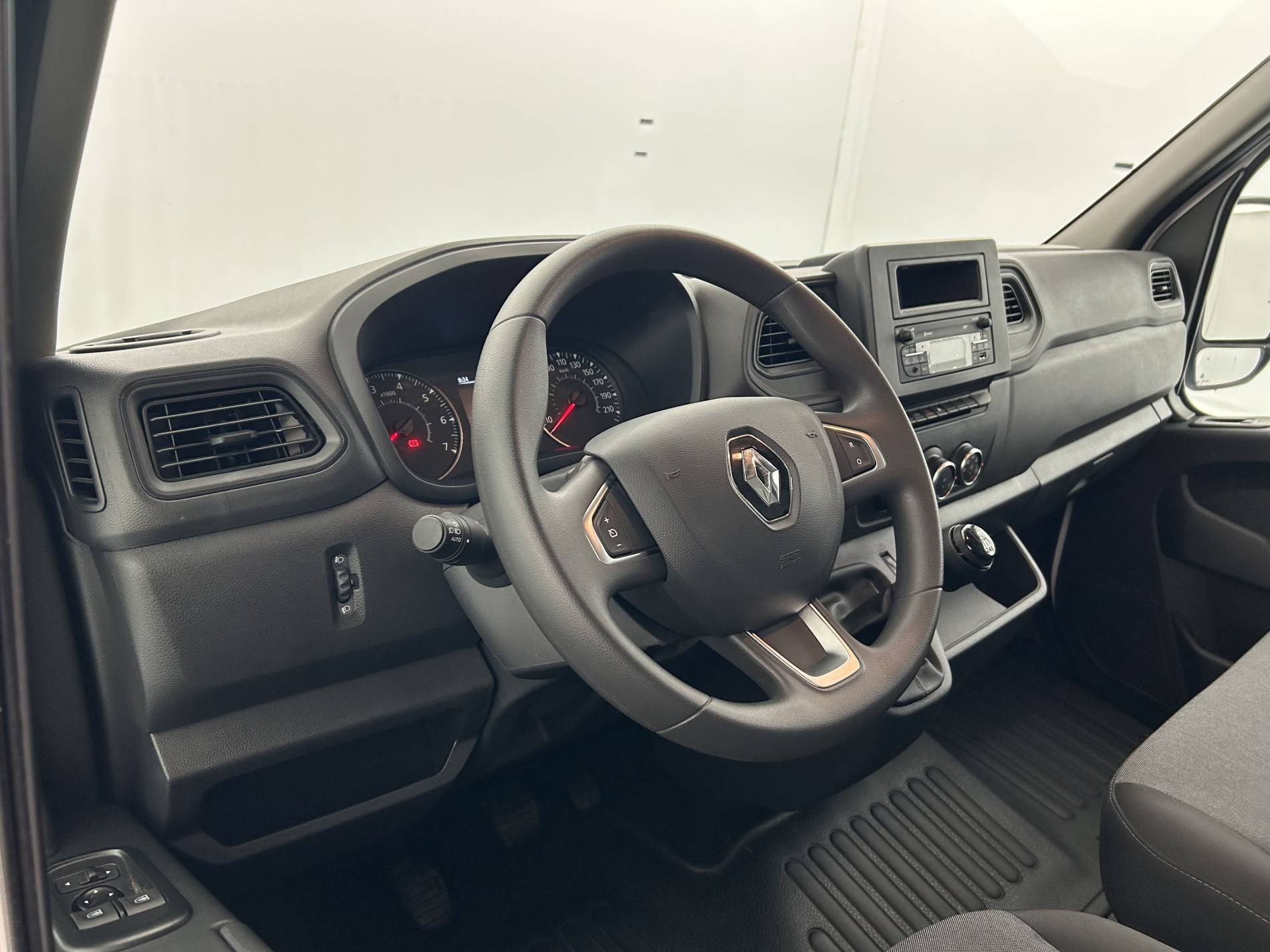 Vente en ligne Renault Master Fourgon MASTER FGN TRAC F3500 L3H3 BLUE DCI 135 au prix de 28 990 €