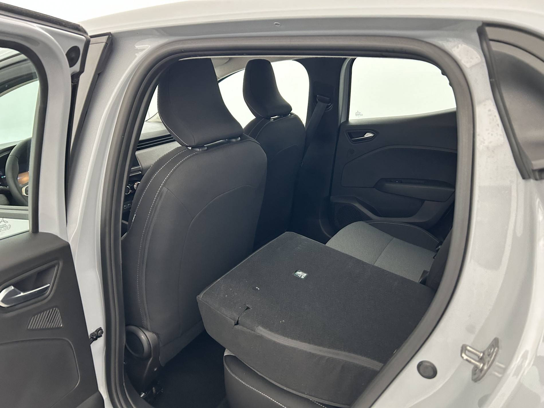 Vente en ligne Renault Clio 5 Clio E-Tech full hybrid 145 ch GSR2 au prix de 20 390 €